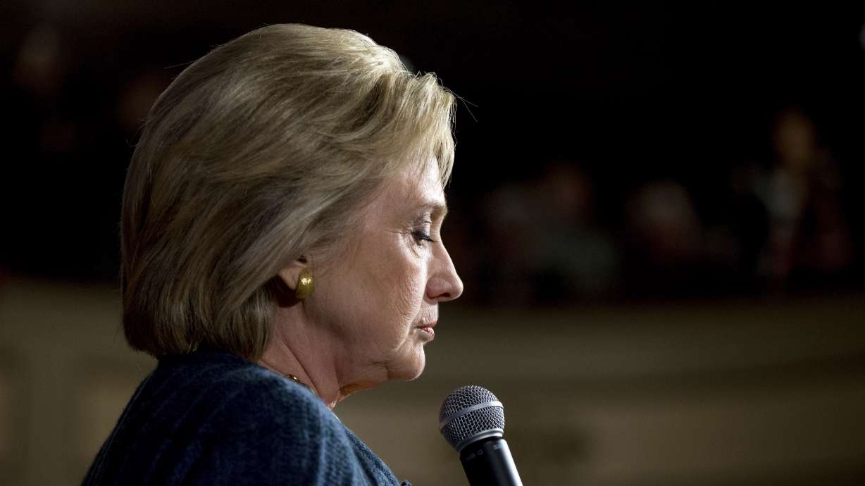Fighting in Iowa, Hillary Clinton fears repeat of 2008 loss