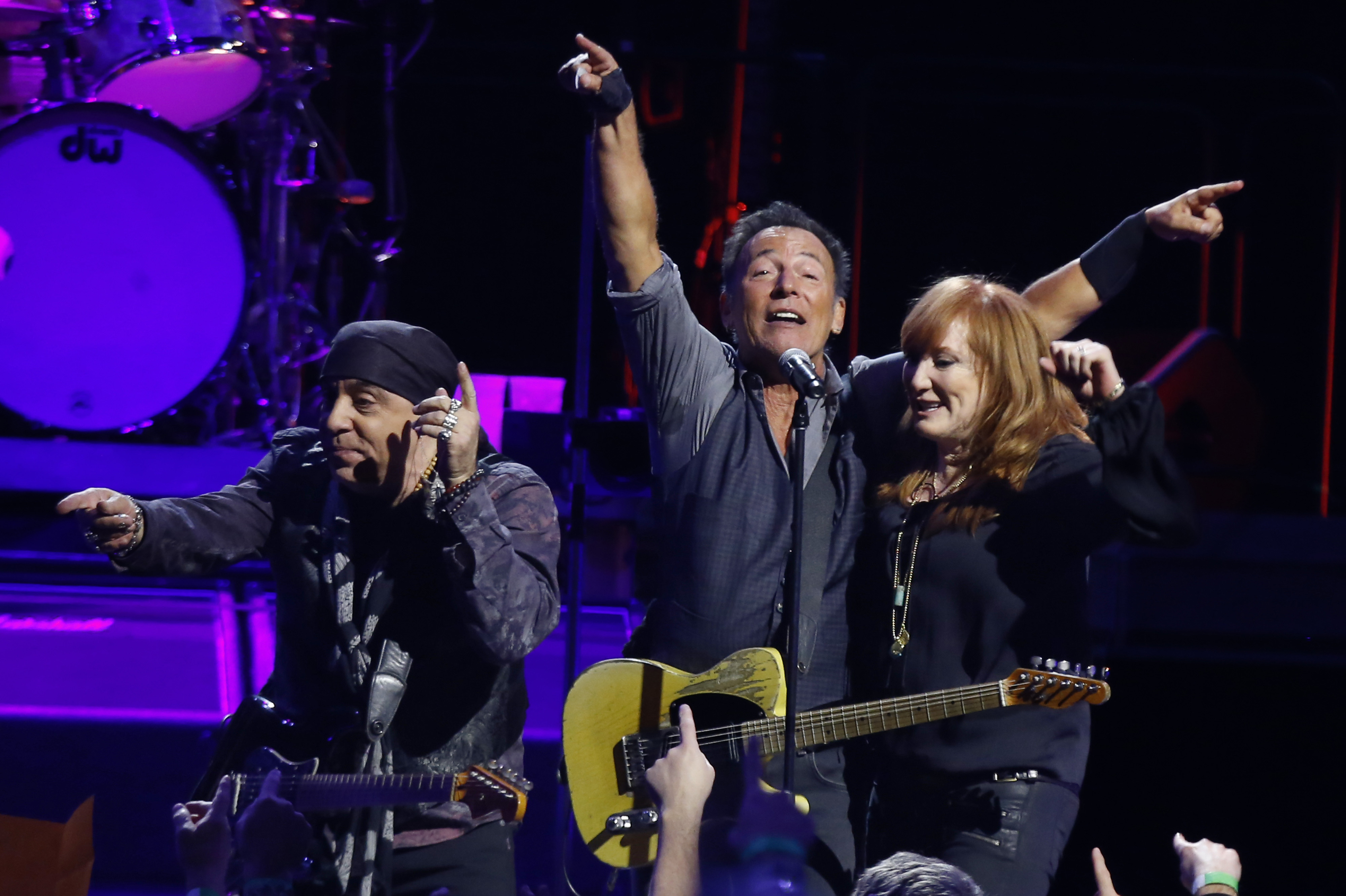 Springsteen reschedules NYC show after snowstorm, adds dates