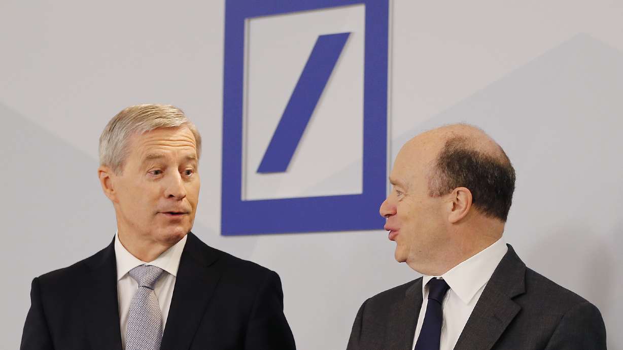 Deutsche Bank scraps top management bonuses after big loss