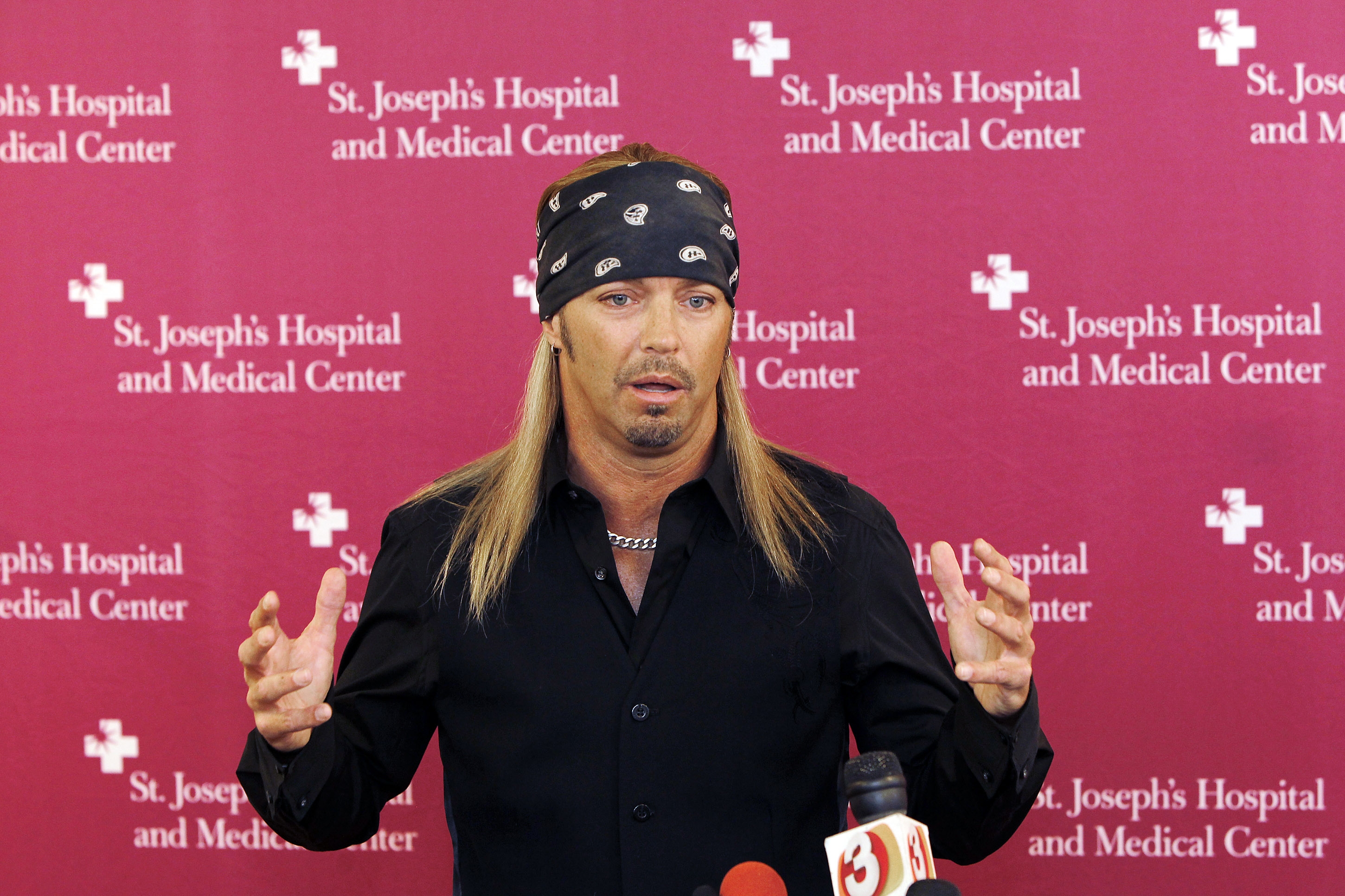 Bret Michaels' childhood home destroyed in fire, 7 escape