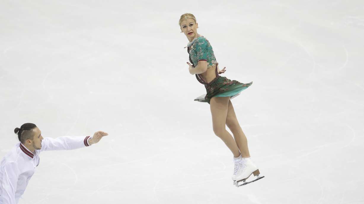 Evgenia Medvedeva wins women's title at European champs