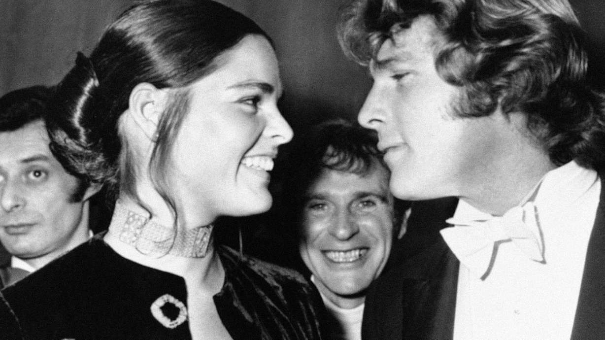 'Love Story' actors return to Harvard 45 years later