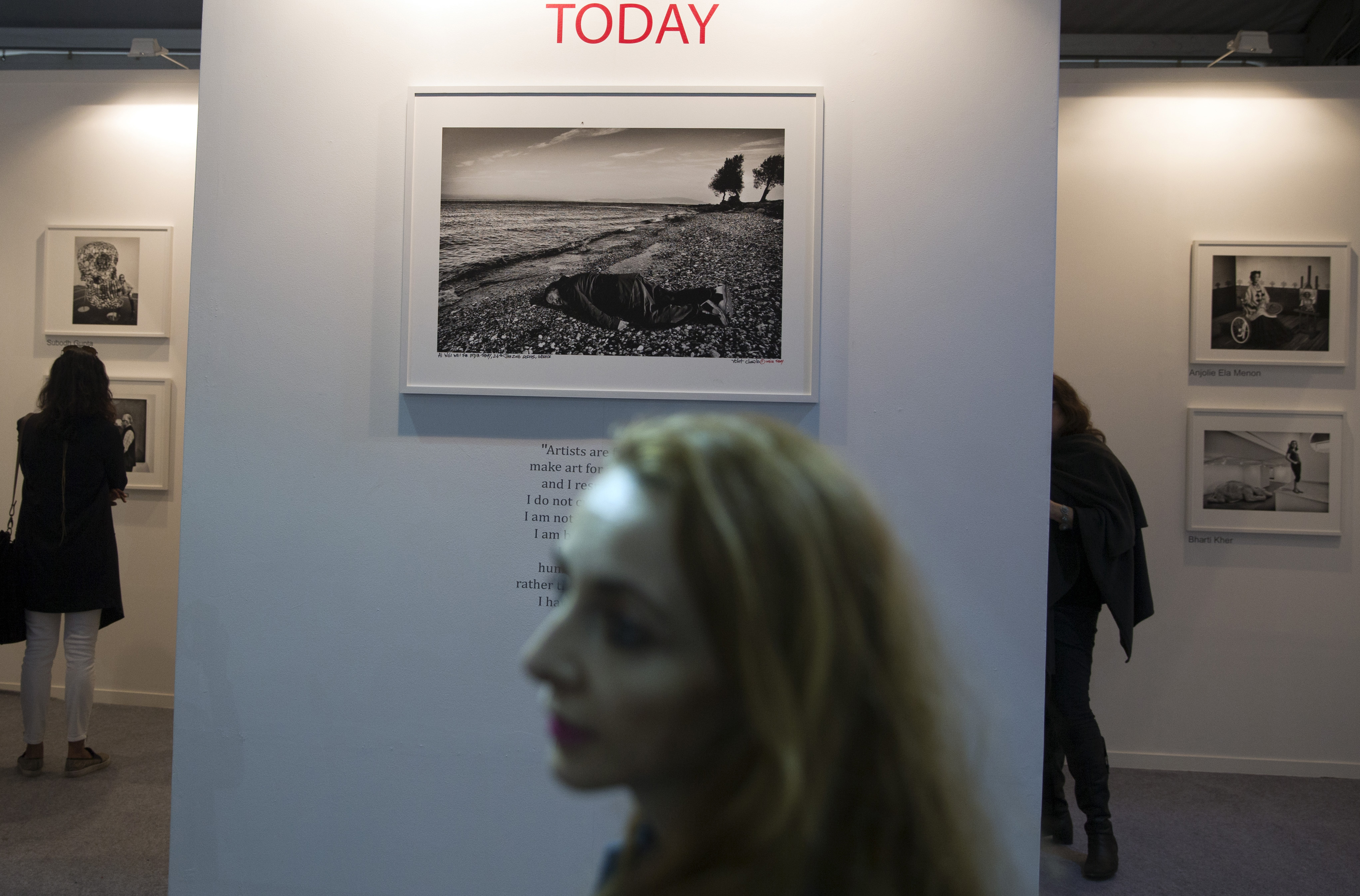 Chinese artist imitates photo of Syrian toddler on the beach