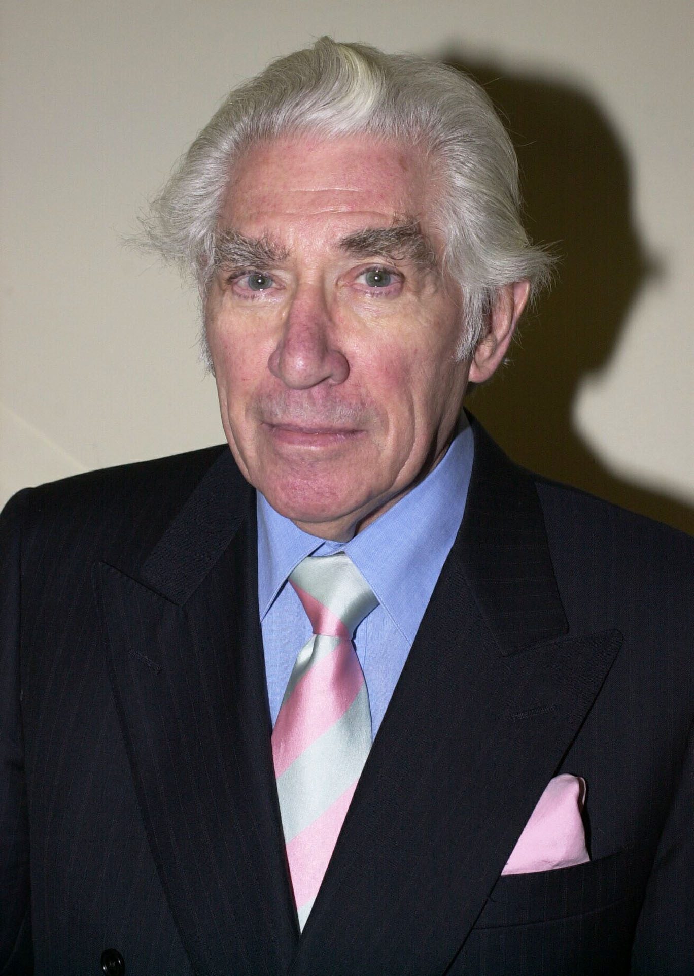 Academy Award-nominated UK actor Frank Finlay dies at 89
