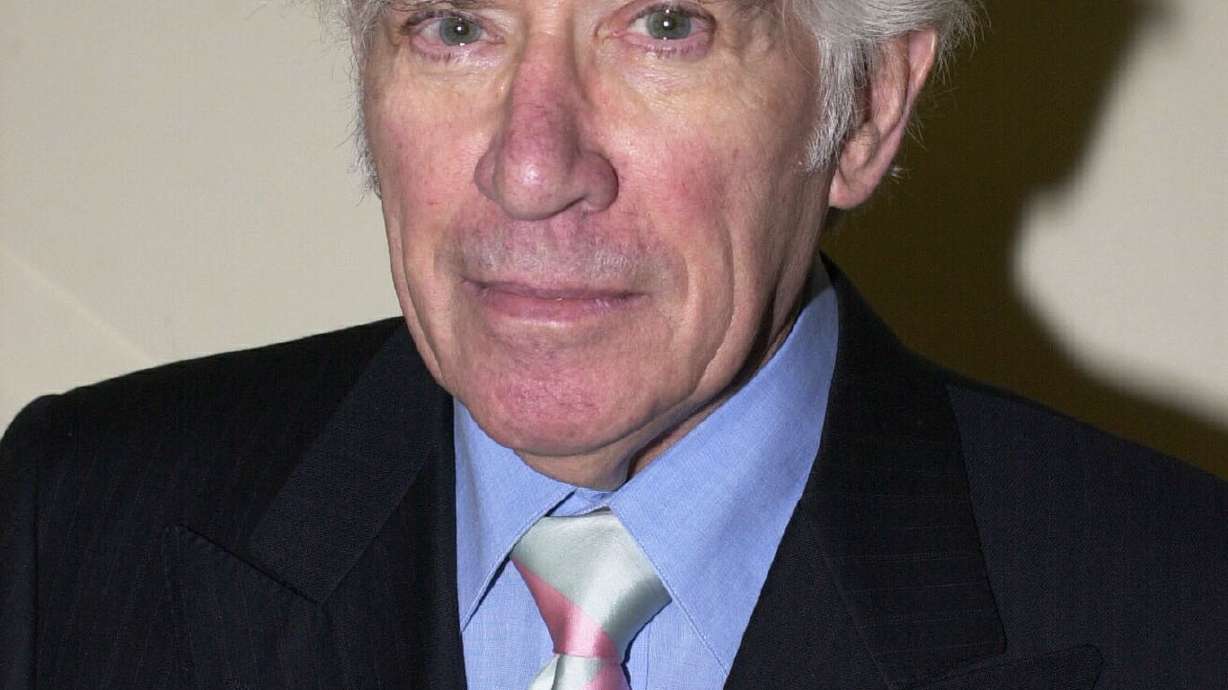 Academy Award-nominated UK actor Frank Finlay dies at 89