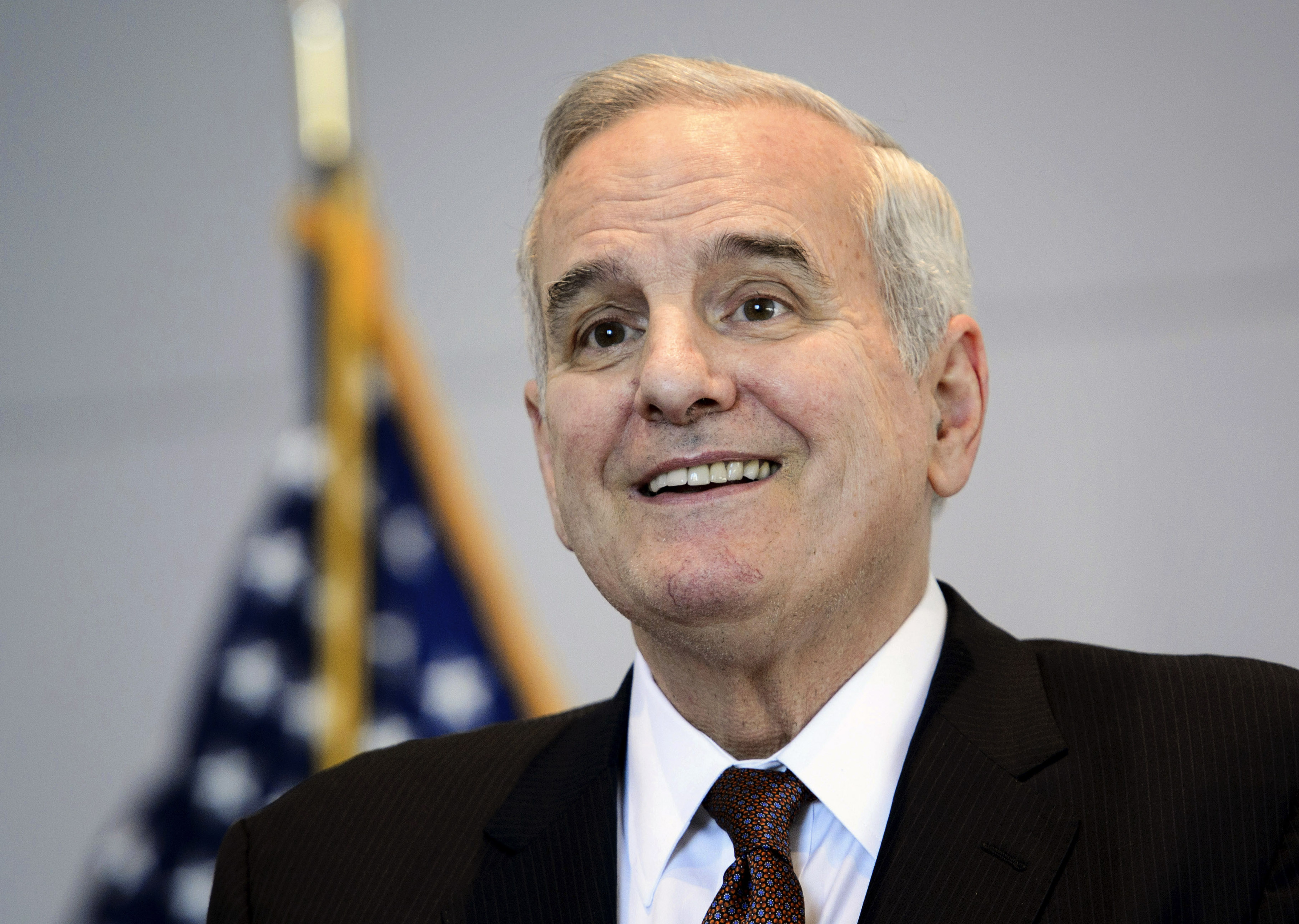 Minnesota governor released from hospital after fainting