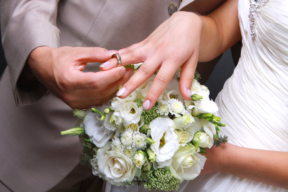 Woman gets married at hospital 2 days after open-heart surgery