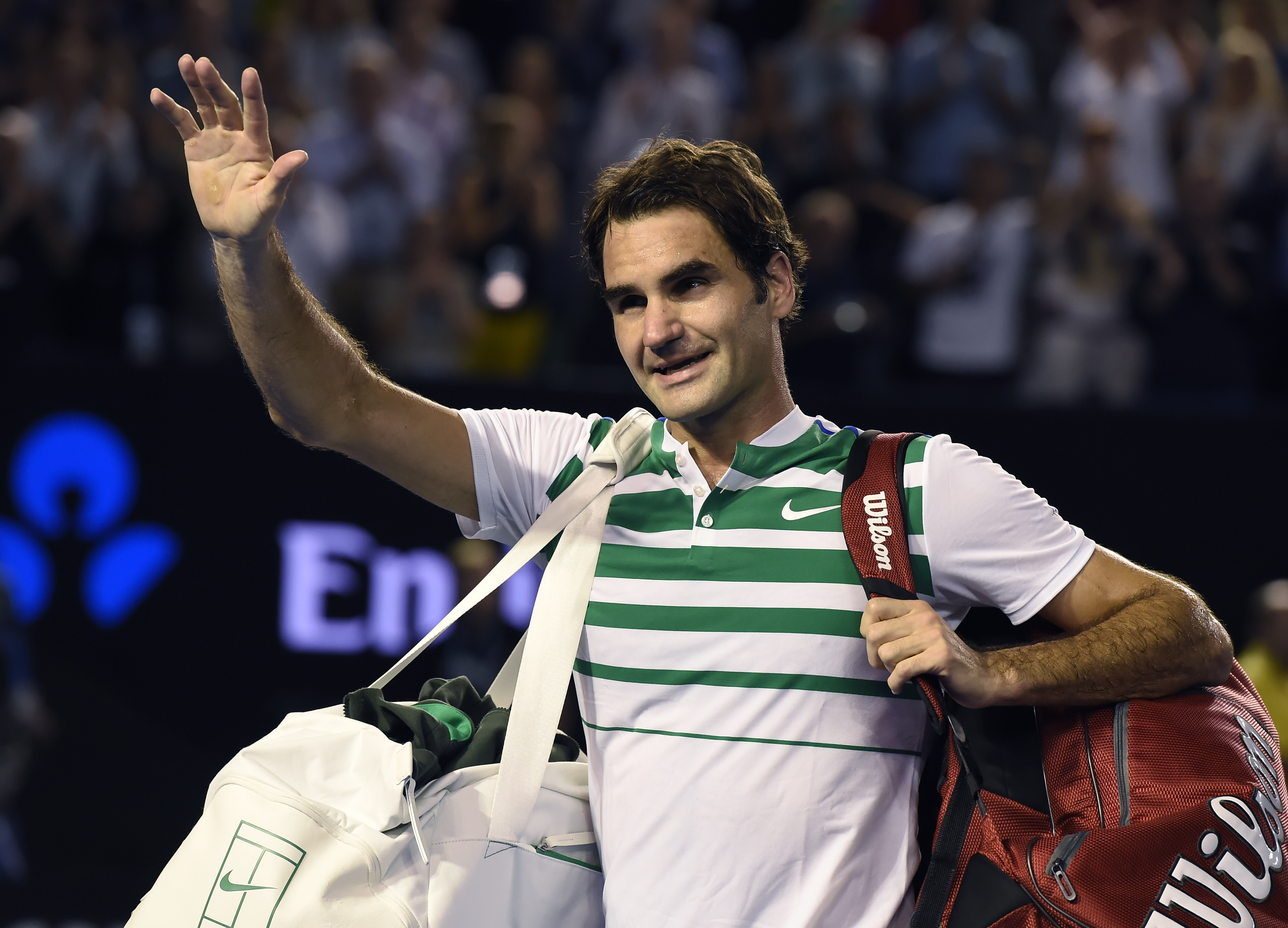 Roger Federer has knee surgery, will skip 2 tournaments