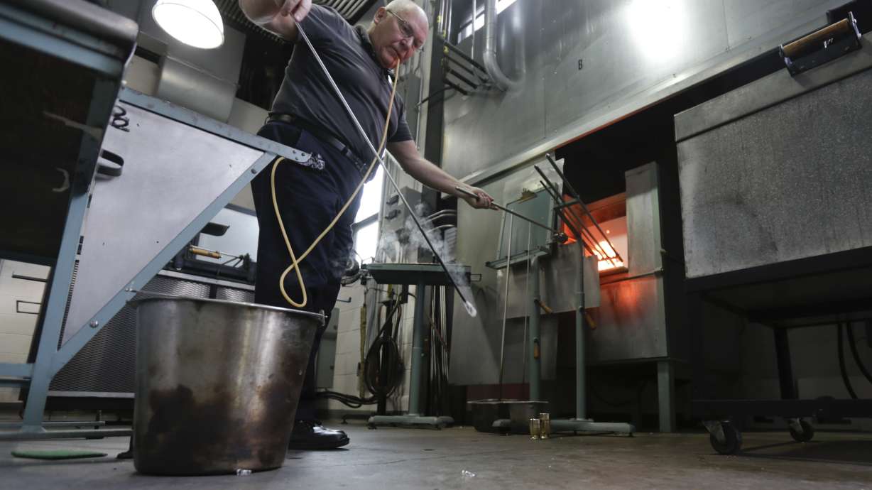 Glass expert digs into secrets of historic Venetian process