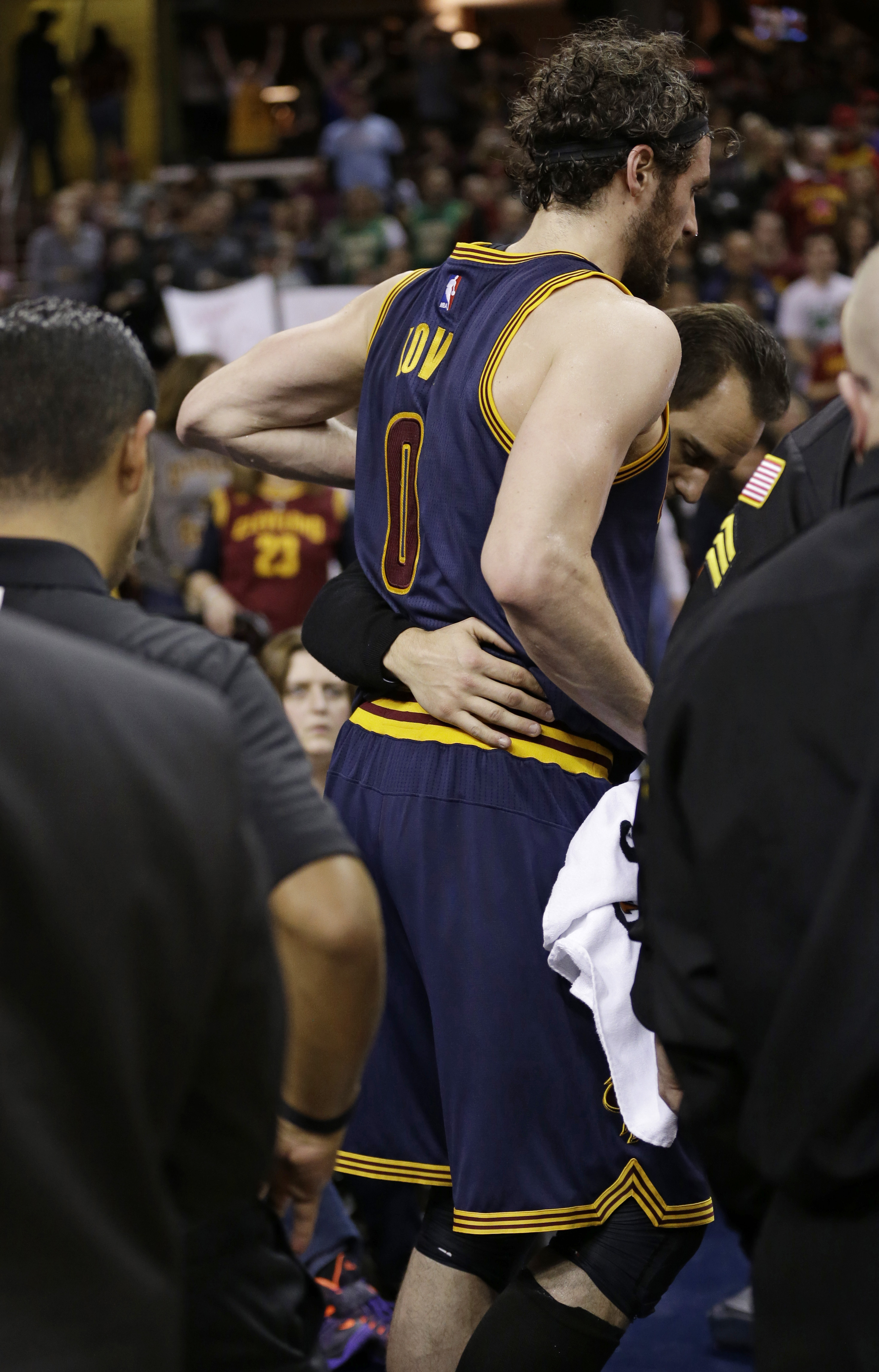 Cleveland Cavaliers' Love out with bruised left thigh