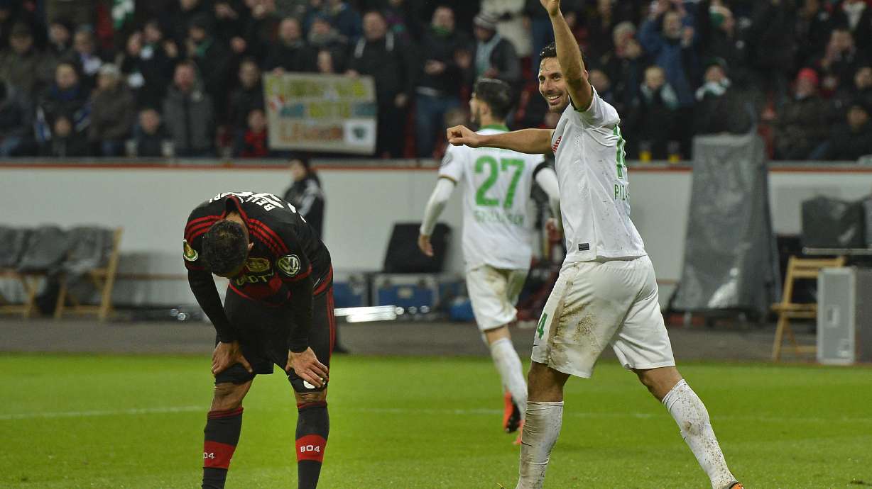 Dortmund, Bremen reach German Cup semifinals with away wins