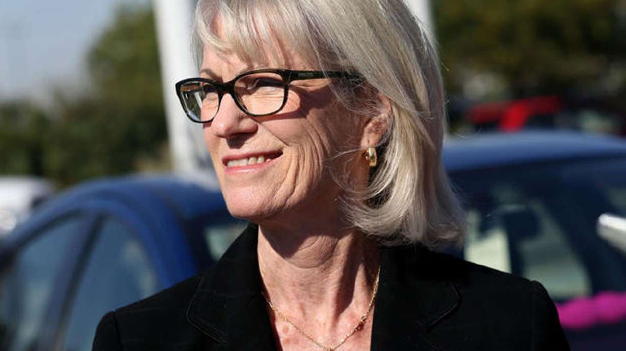 Salt Lake City airport director keeps her job, Biskupski decides