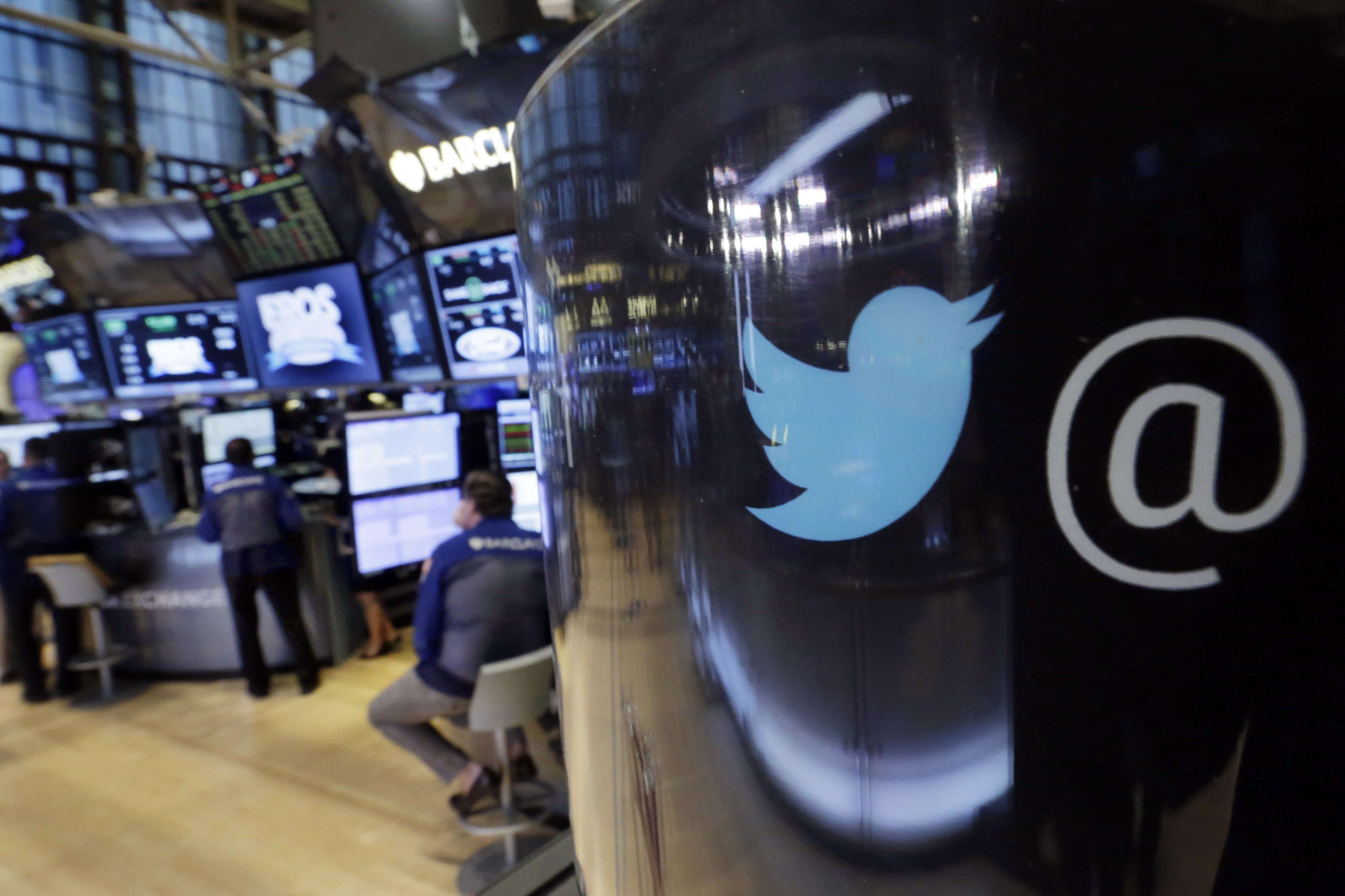 Disappearing act: Twitter reports flatlining user growth
