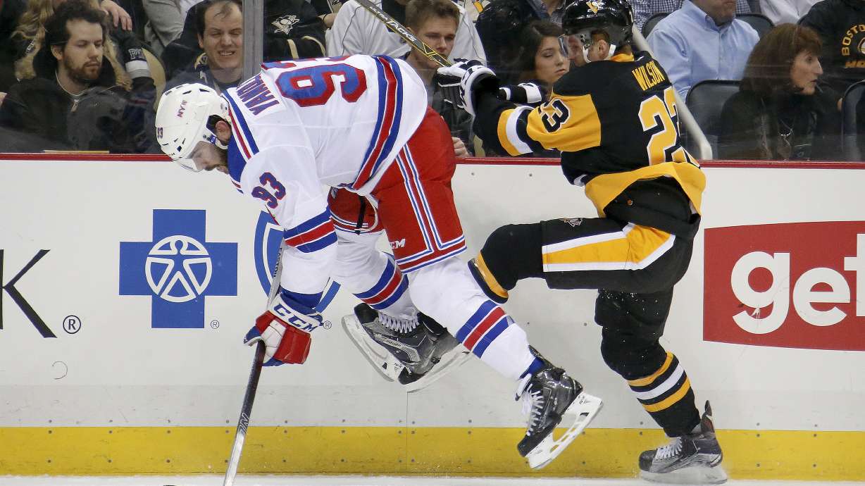 Lundqvist stops 34 shots, Rangers blank Penguins 3-0