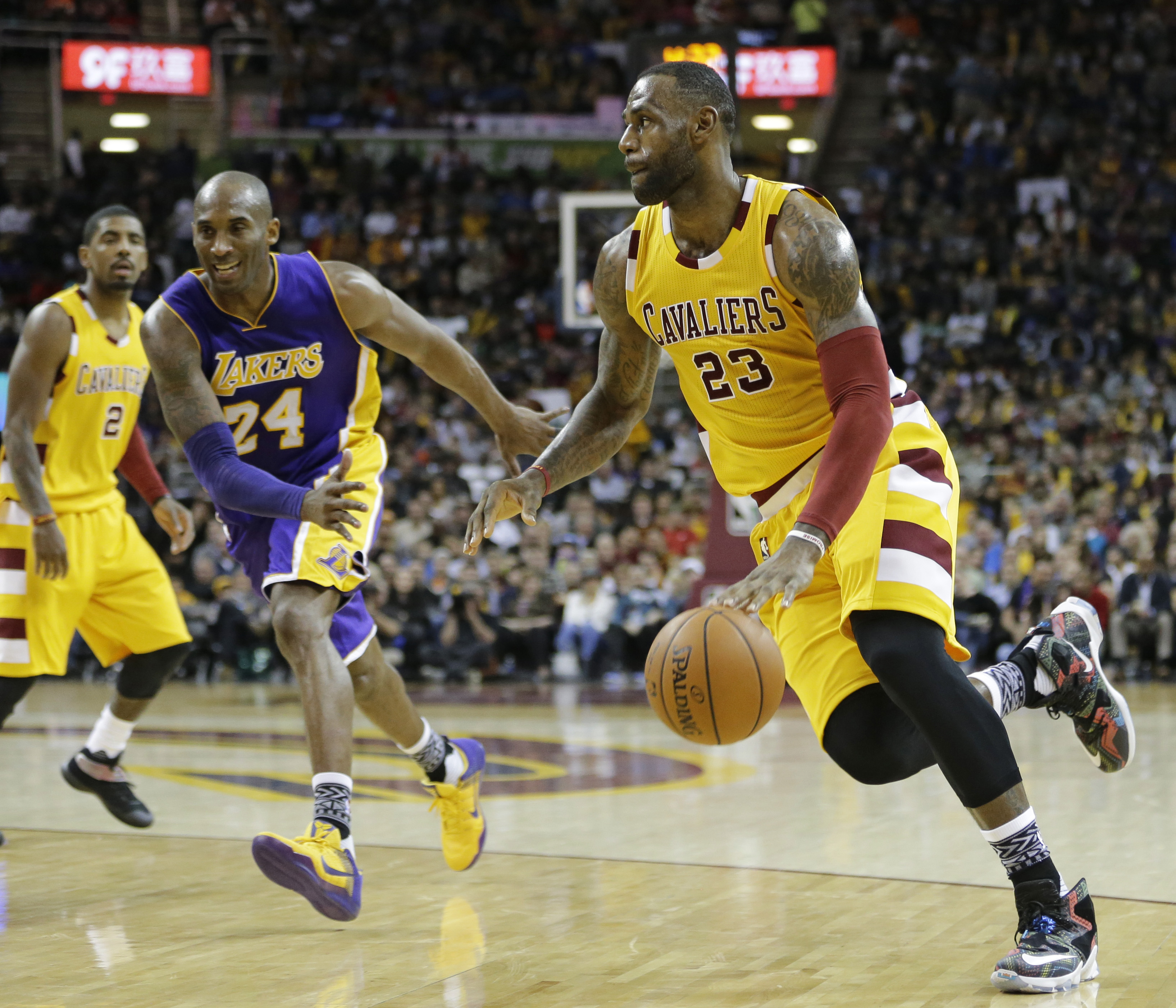 LeBron donates uniforms to Toronto-area school teams