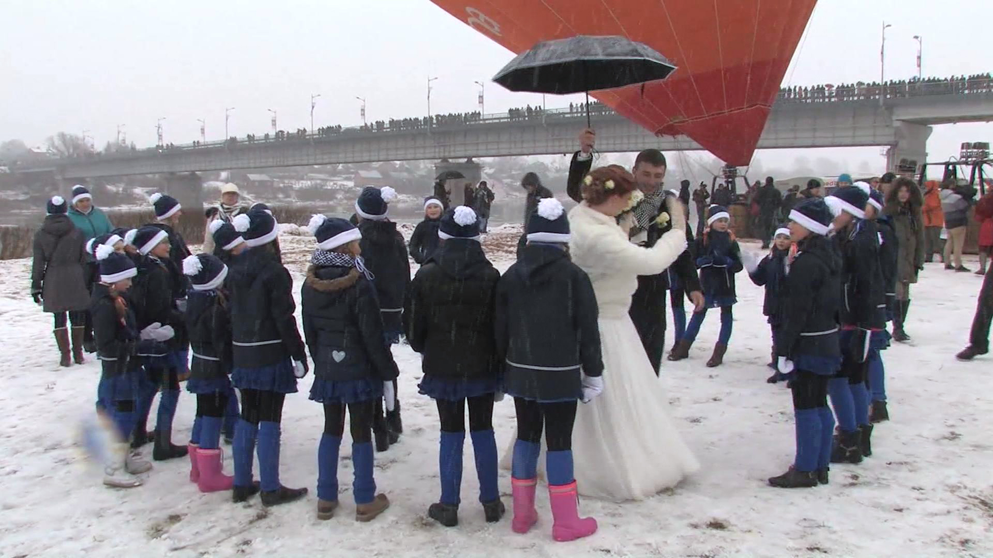 50 Latvian couples get hitched in midair, literally