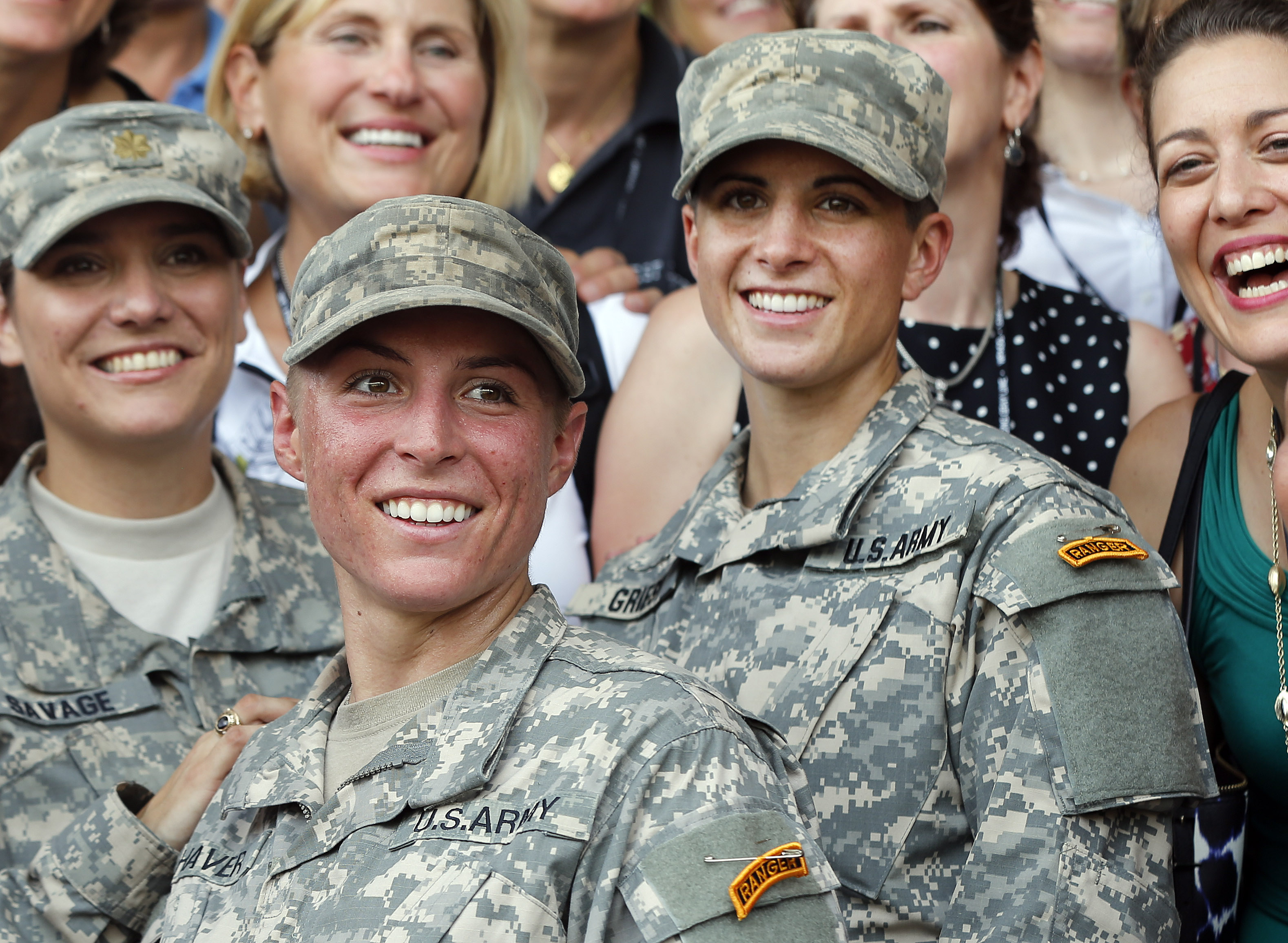 Combat jobs for women stir questions about the draft