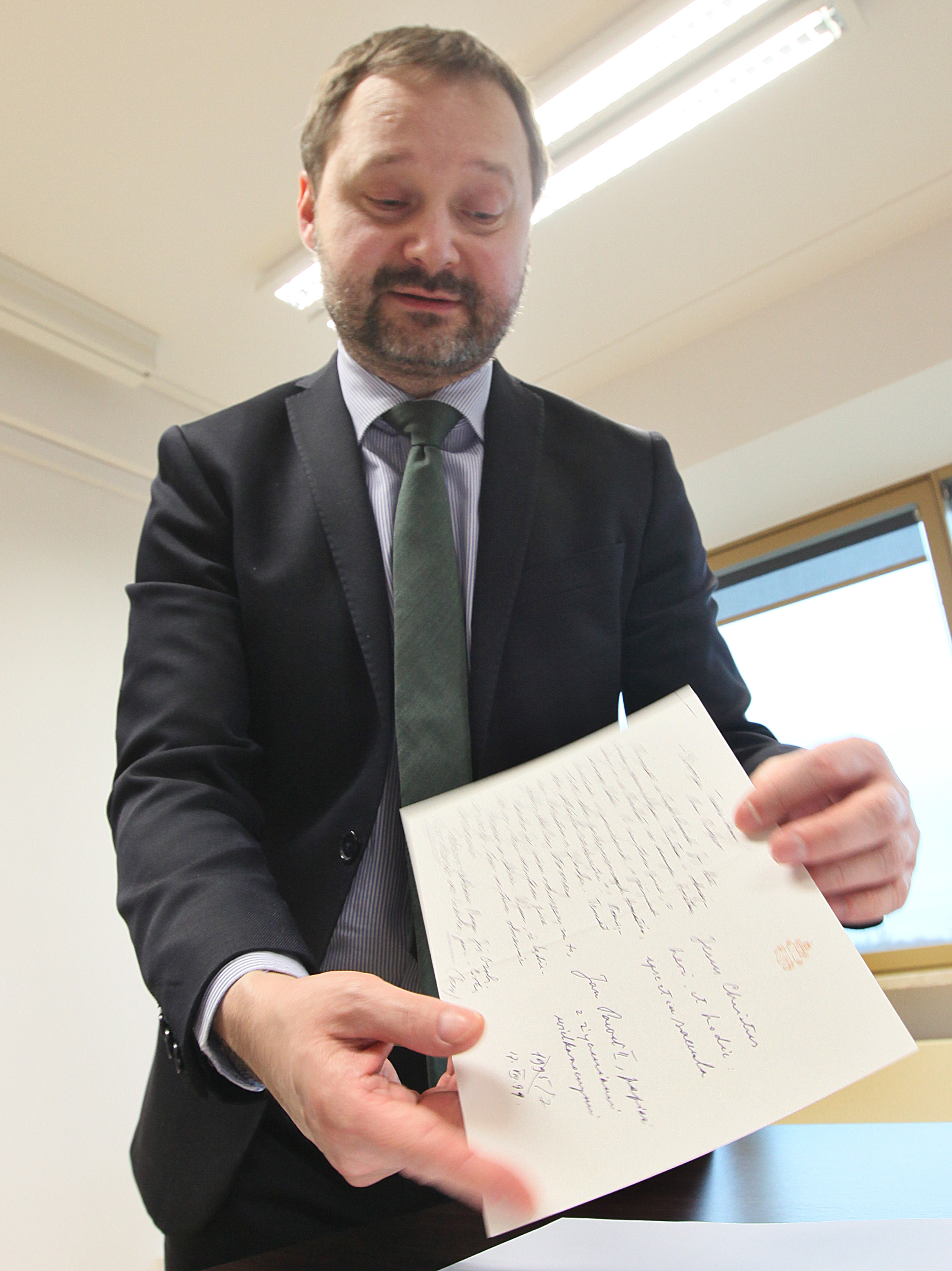 John Paul's letters to a woman show 'courageous' friendship