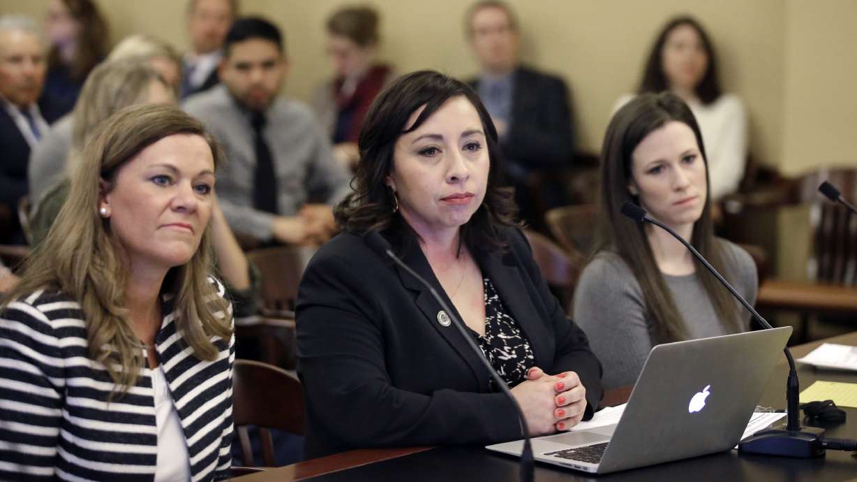 Utah lawmakers hold plan for paid parental leave