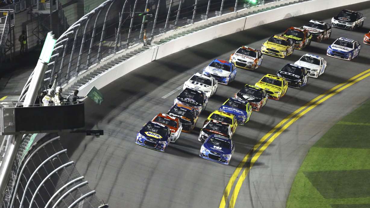Dale Earnhardt Jr., Kyle Busch win Daytona qualifying races