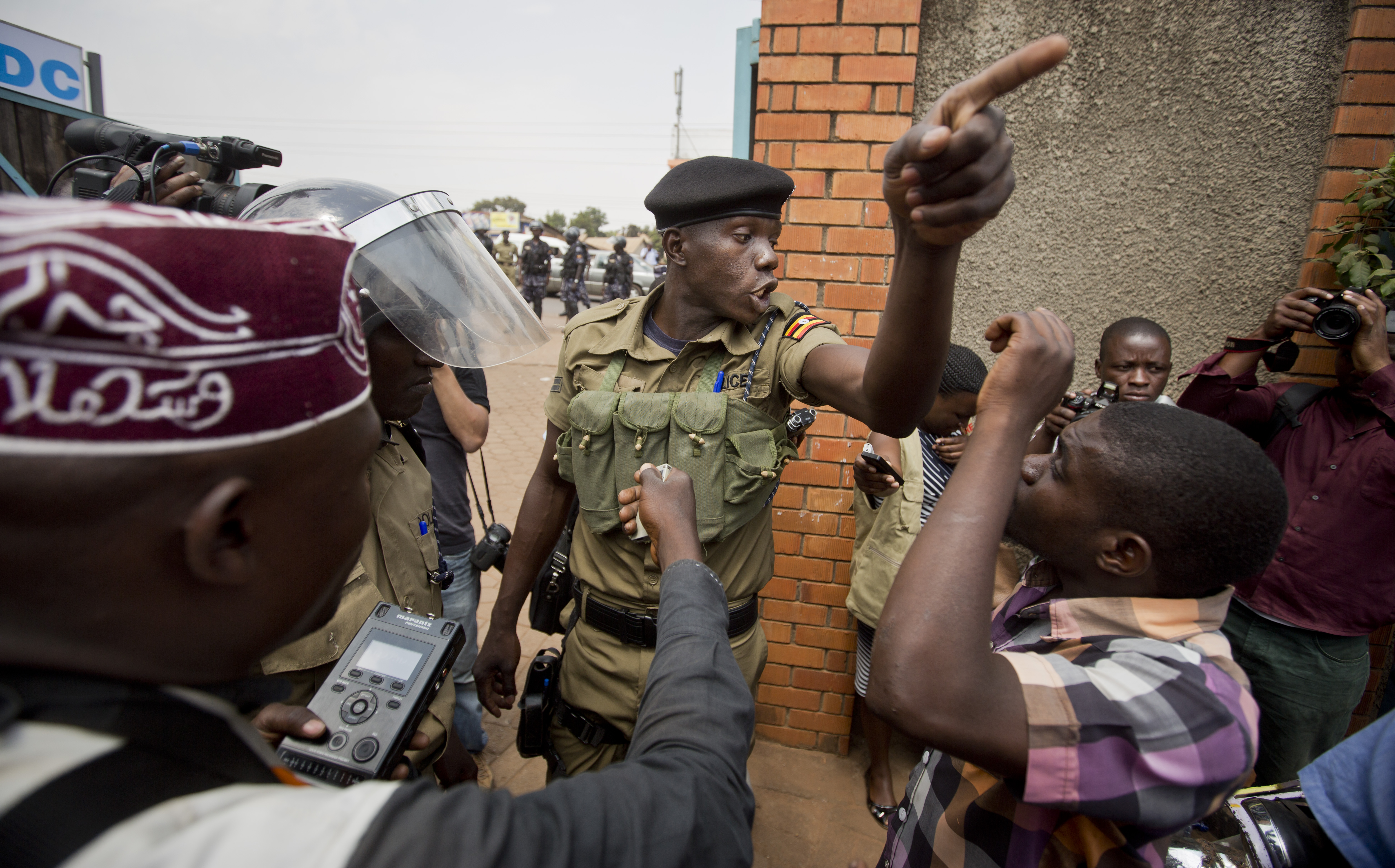 Uganda's Yoweri Museveni wins disputed polls; rival detained