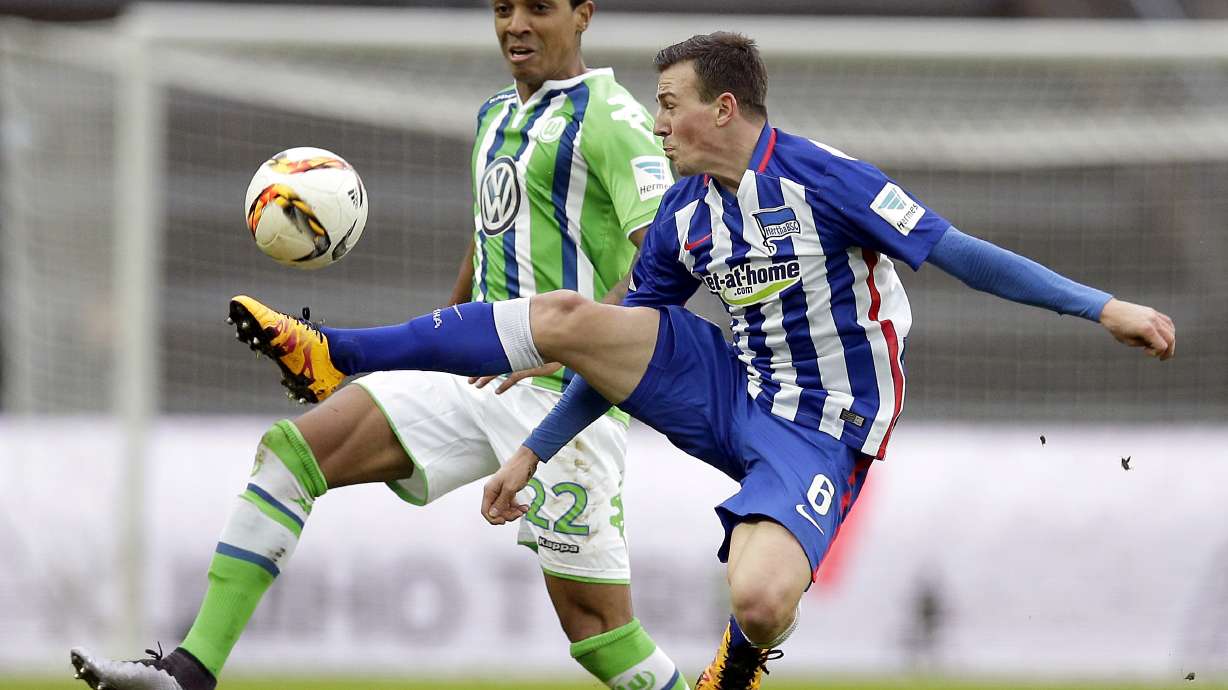 Mueller to the rescue for Bayern in 3-1 win over Darmstadt