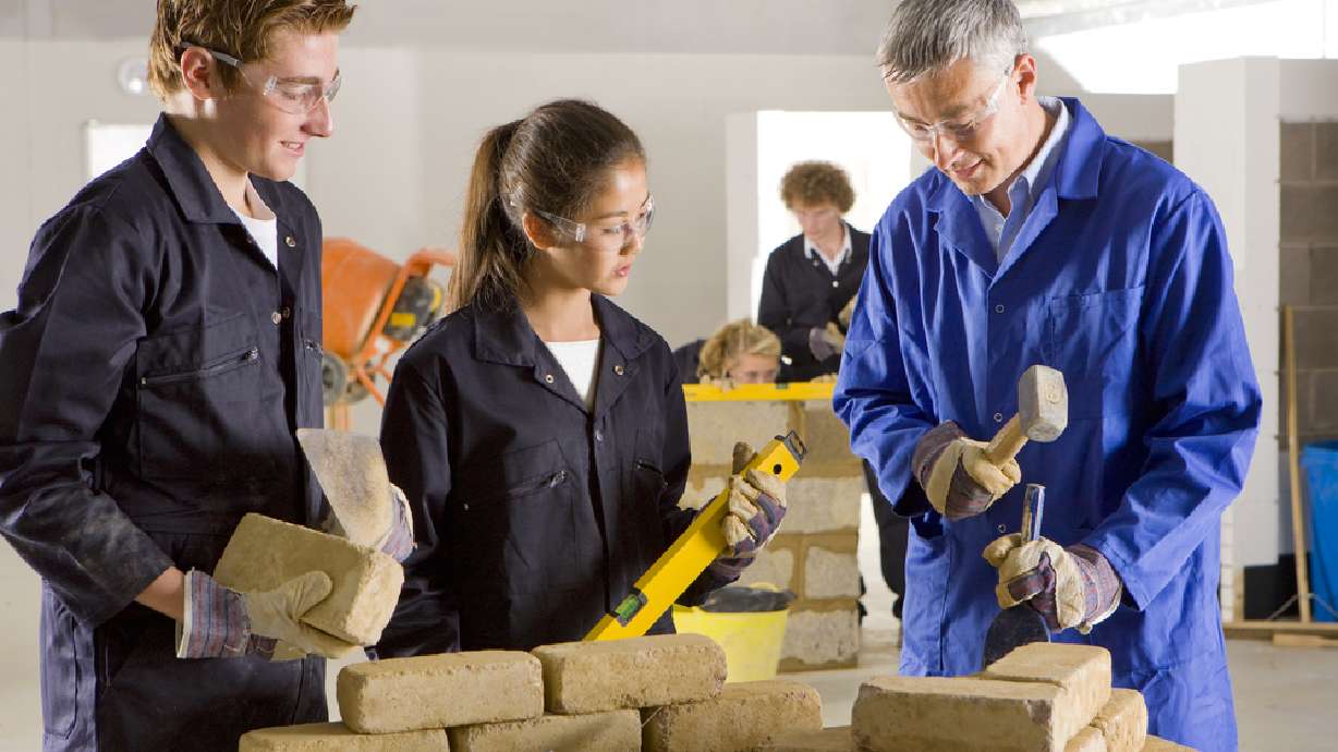 7 reasons to consider trade school over a 4-year college