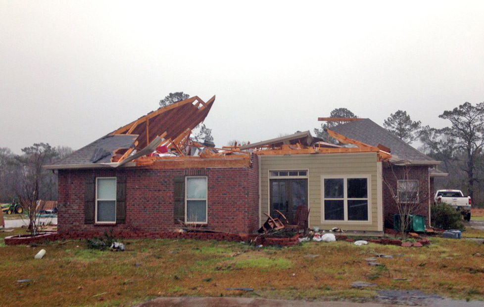 The Latest: Weather service confirms tornado in Pensacola