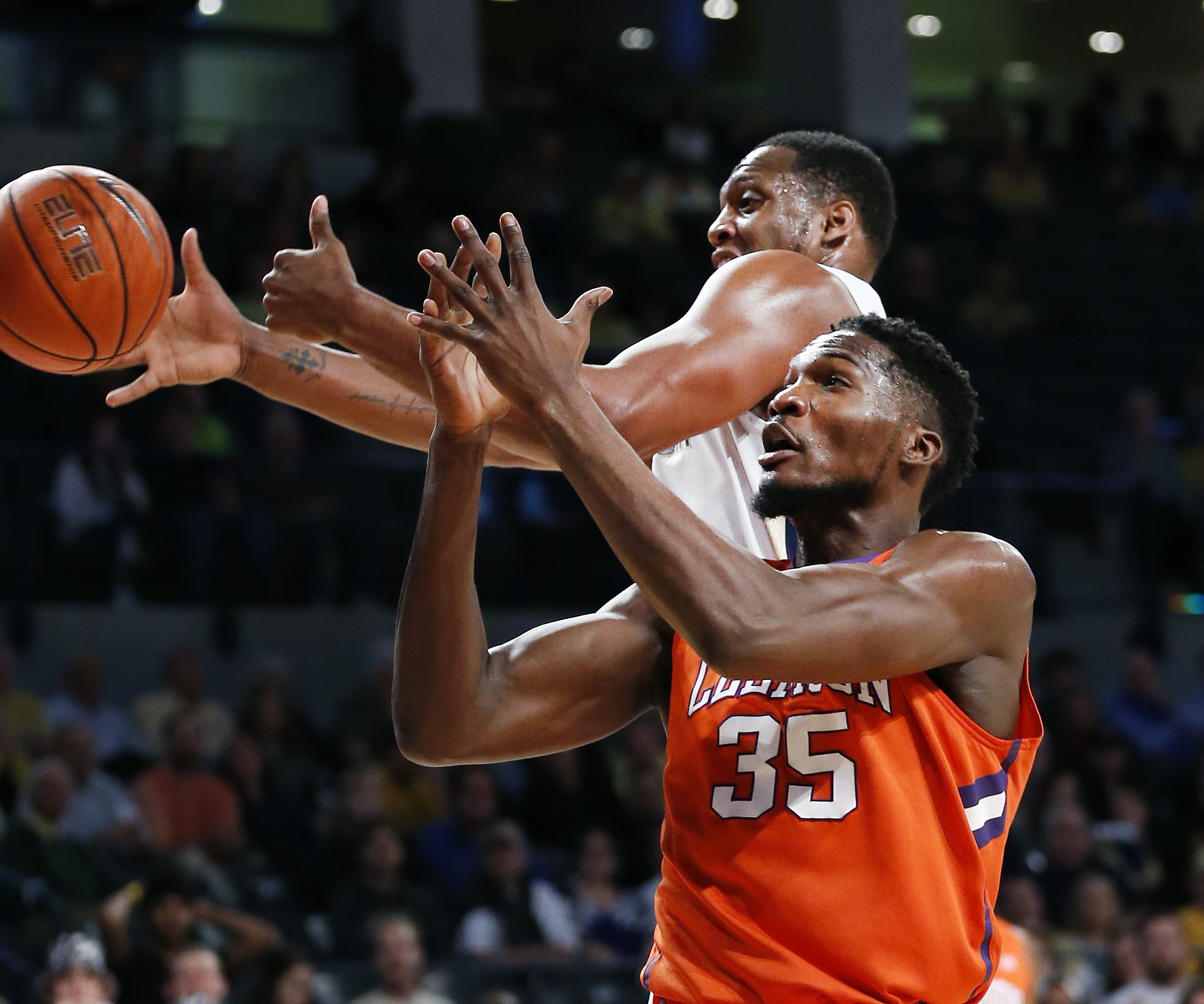 Georges-Hunt's 25 power Georgia Tech past Clemson, 75-73