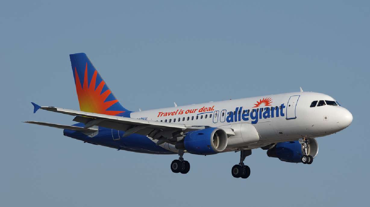 Allegiant Air, plane