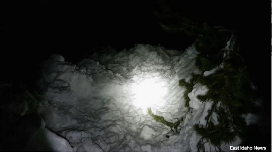 Niña de 2 años muere luego de quedar enterrada en la nieve tras nefasto accidente