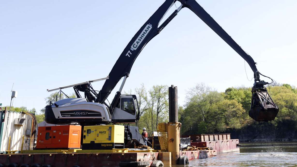 Debate lingers over massive clean-up of Hudson River