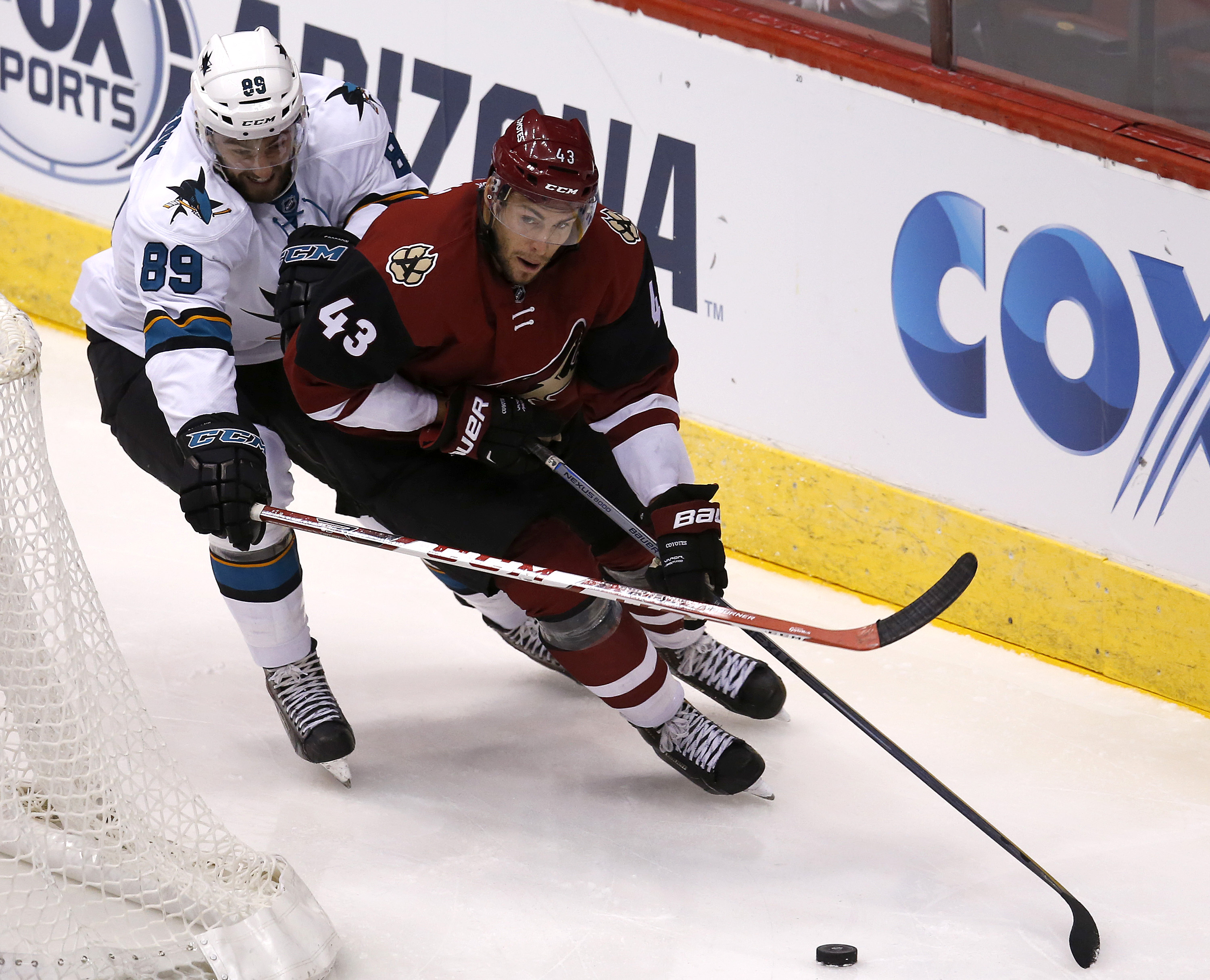 The Latest: Deadline day features 19 trades