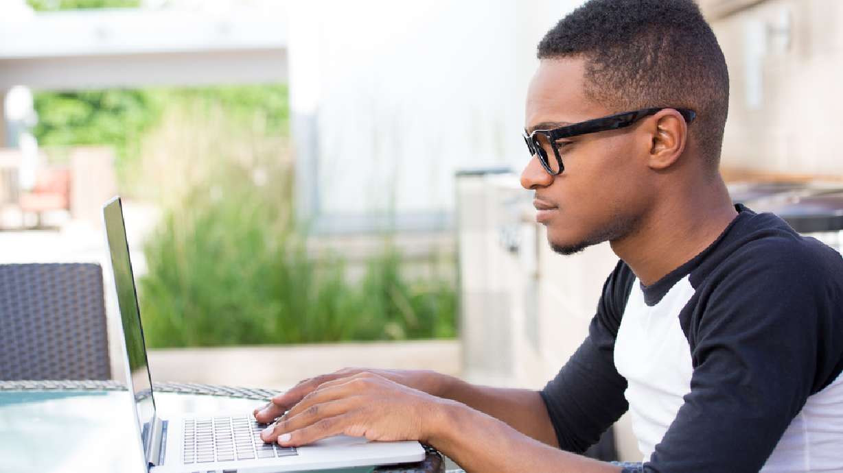 7 websites to help with college applications