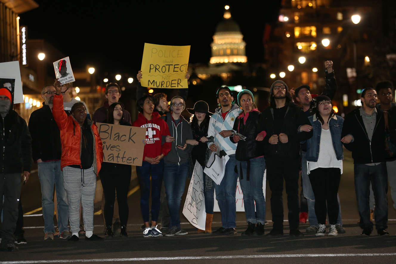 Several hundred protesters march in the streets of Salt Lake City in support of Abdullahi Mohamed on Monday, Feb. 29, 2016. (Photo: Scott G Winterton, Deseret News)
