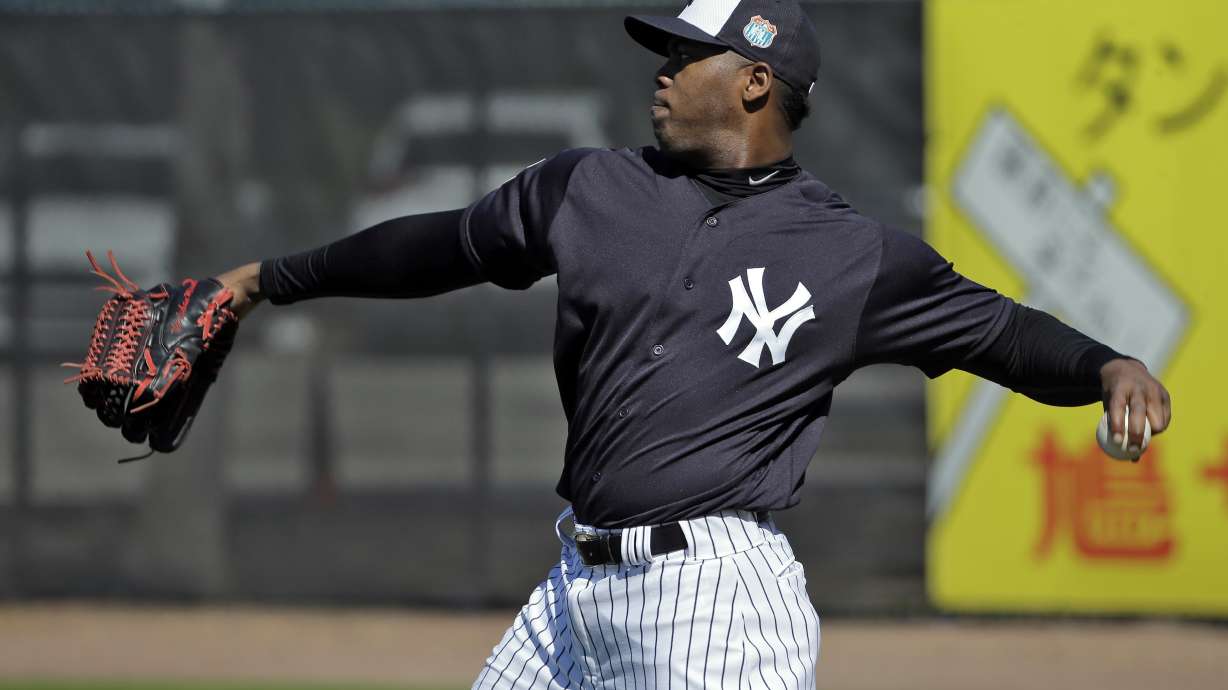 Chapman apologizes for using gun, says never hurt girlfriend