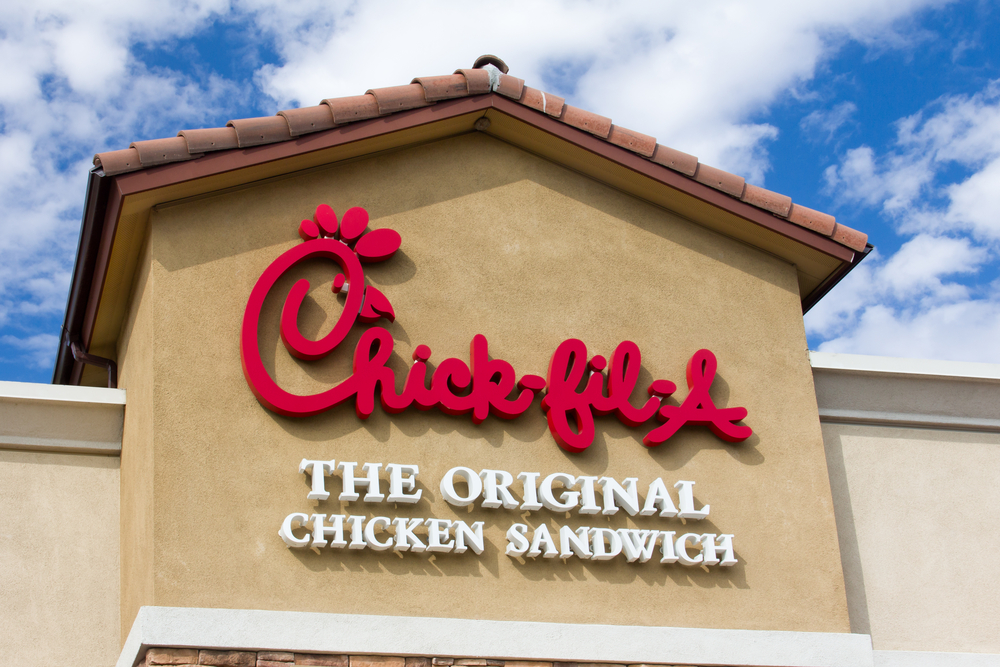 Chick-fil-A gives free ice cream to customers who put away phone while eating