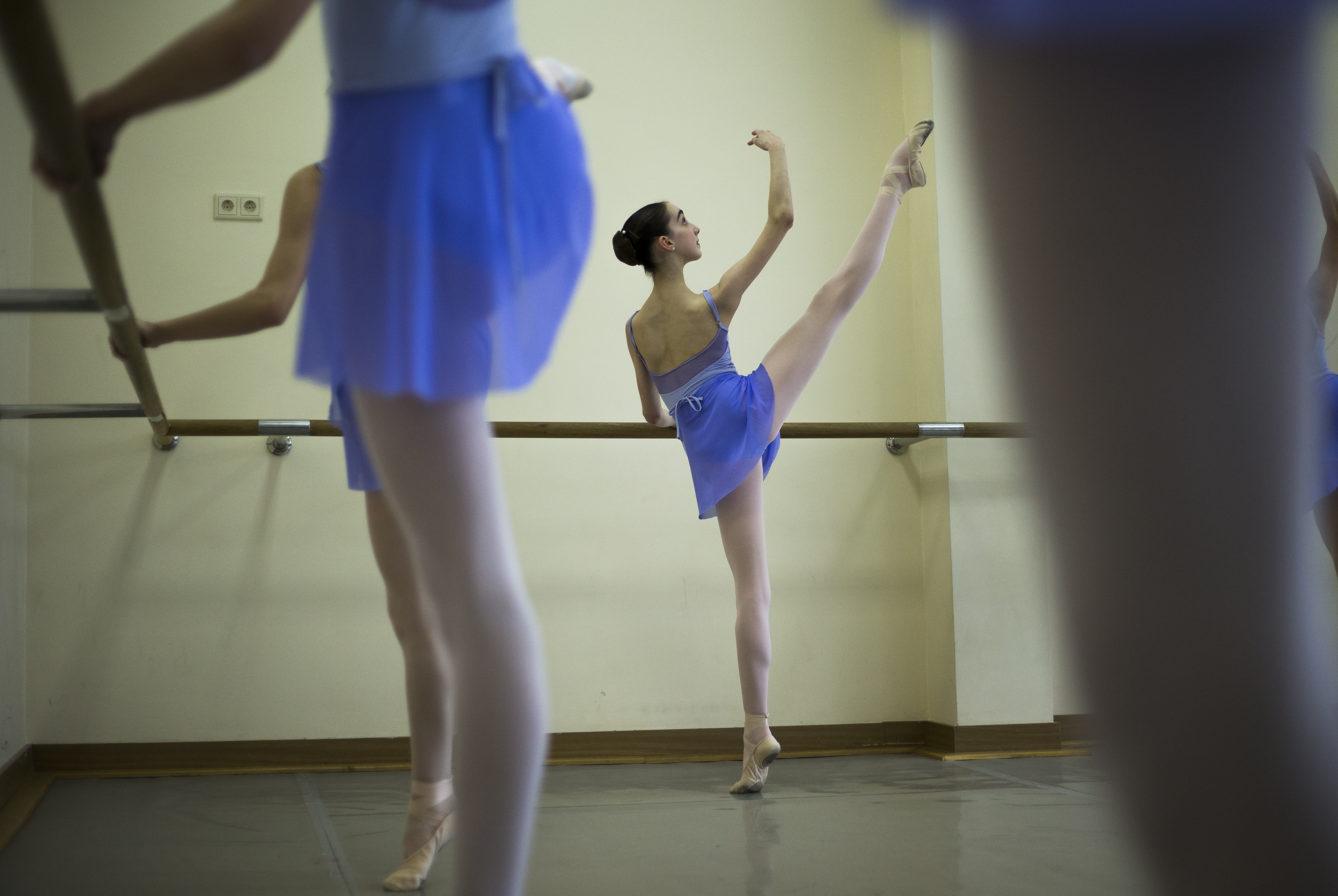 US teen pursues ballerina dream at Russia's Bolshoi academy