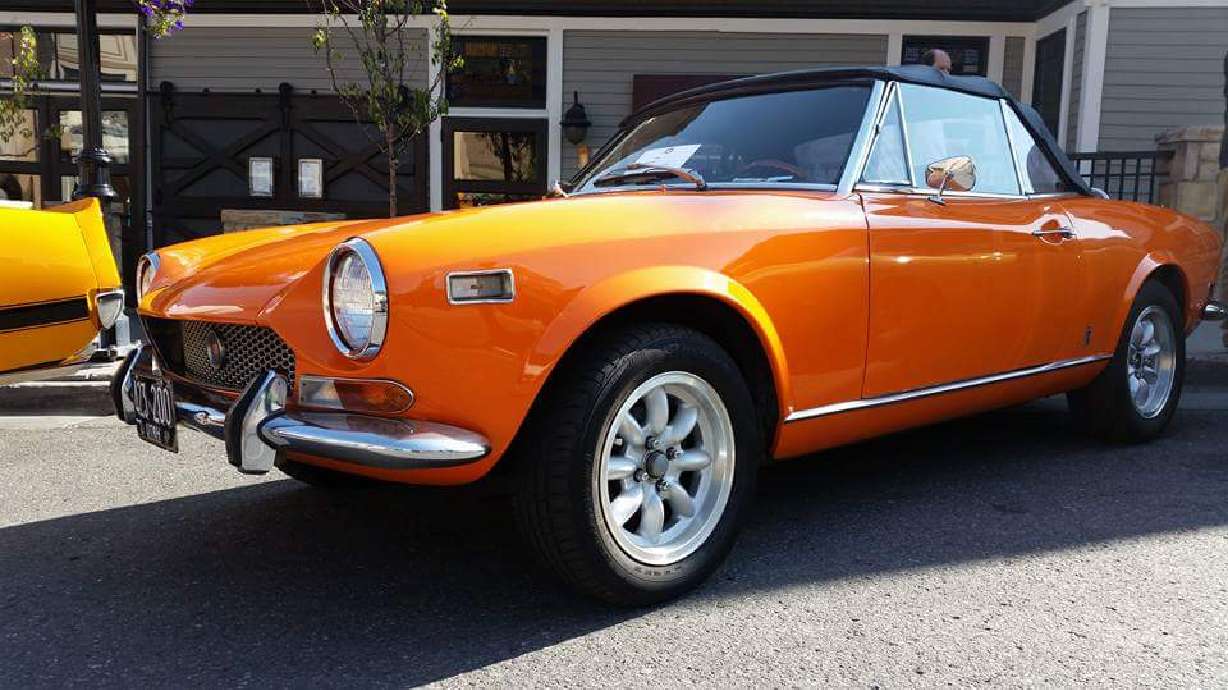 Utahn fixes up '72 Spider