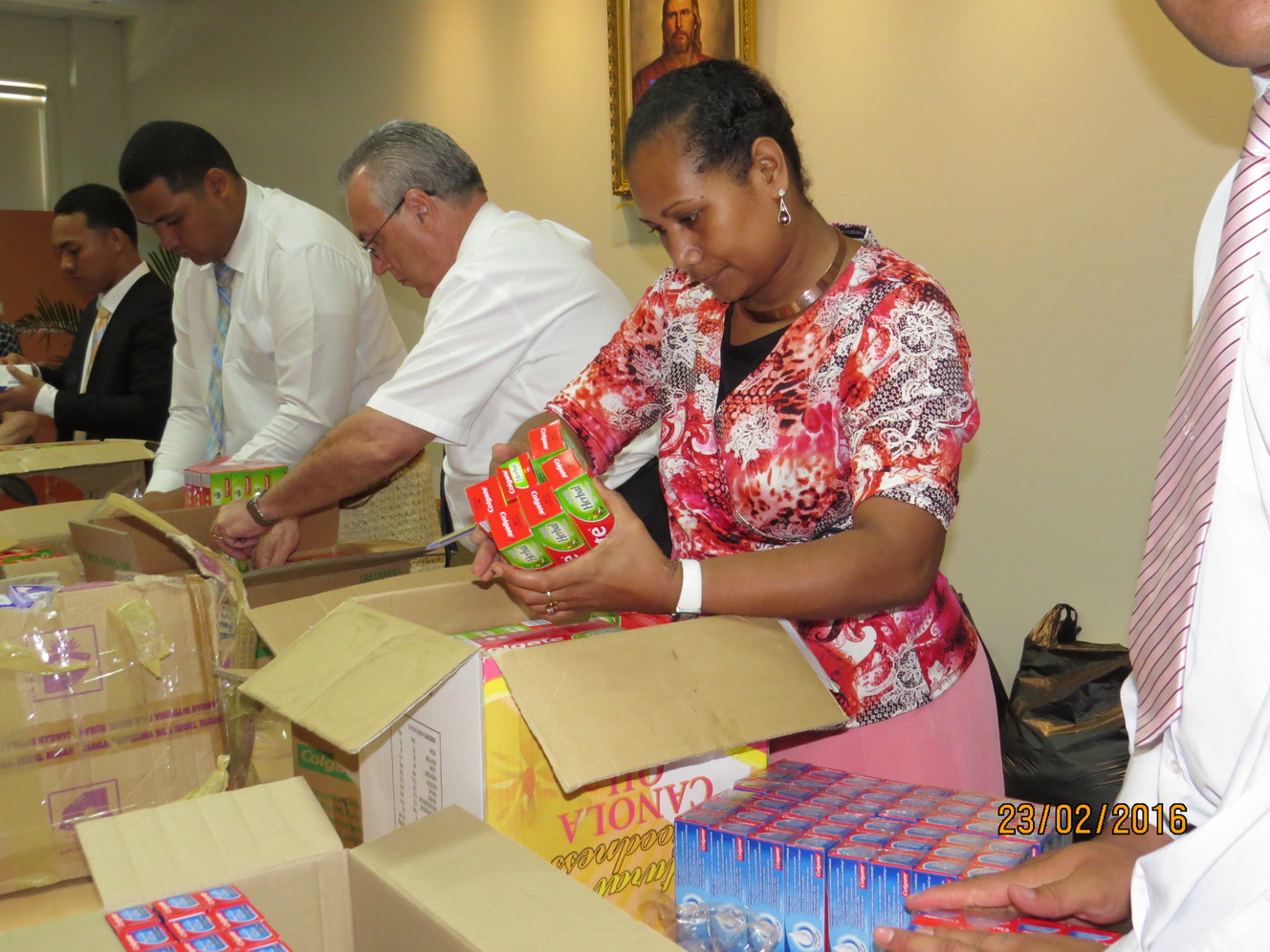 Volunteers from The Church of Jesus Christ of Latter-day Saints in Nausori packed and distributed emergency food and hygiene boxes, benefiting around 2,000 families hit hard by Cyclone Winston, February 20&ndash;21, 2016. (Photo: © 2016 Intellectual Reserve, Inc. All rights reserved)