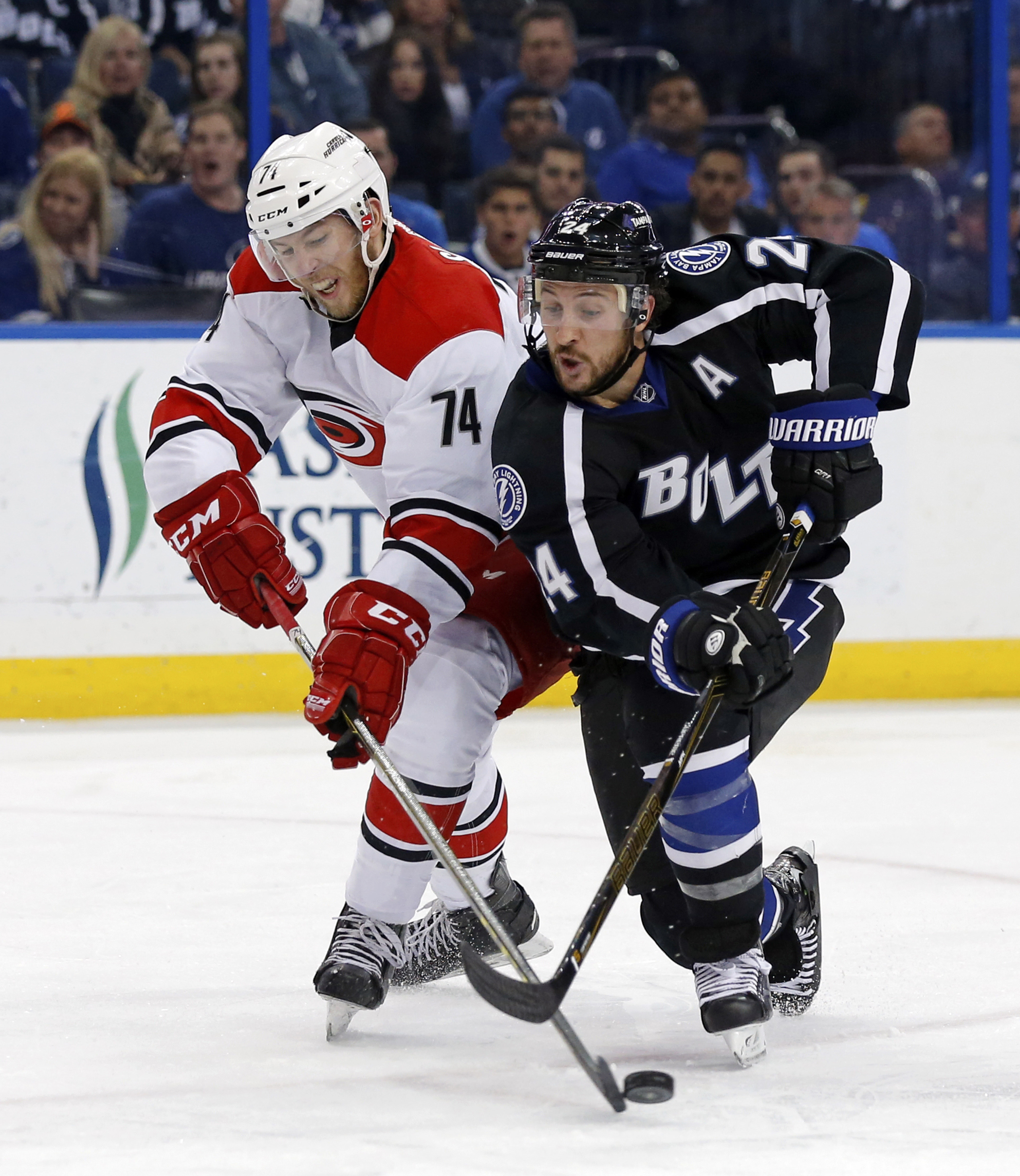Lightning win 9th game in row, 4-3 over the Hurricanes