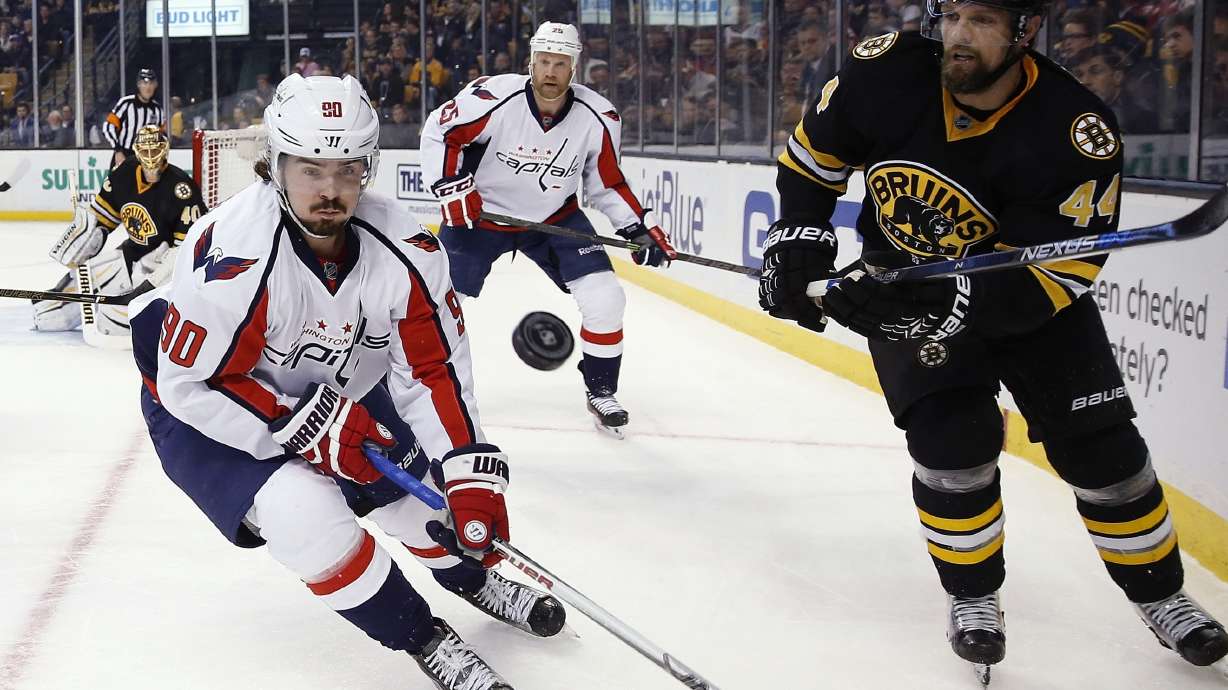 Niskanen scores in OT to give Caps 2-1 win over Bruins