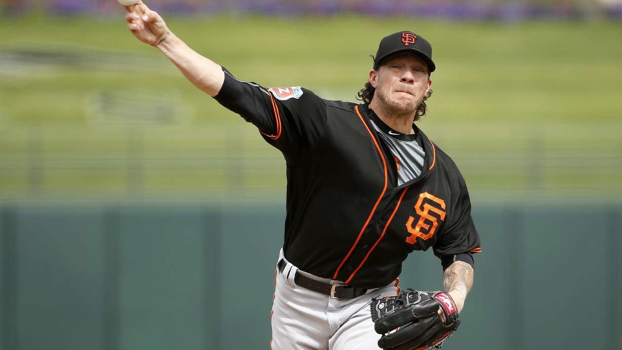 Peavy throws better in Giants' loss to Rangers