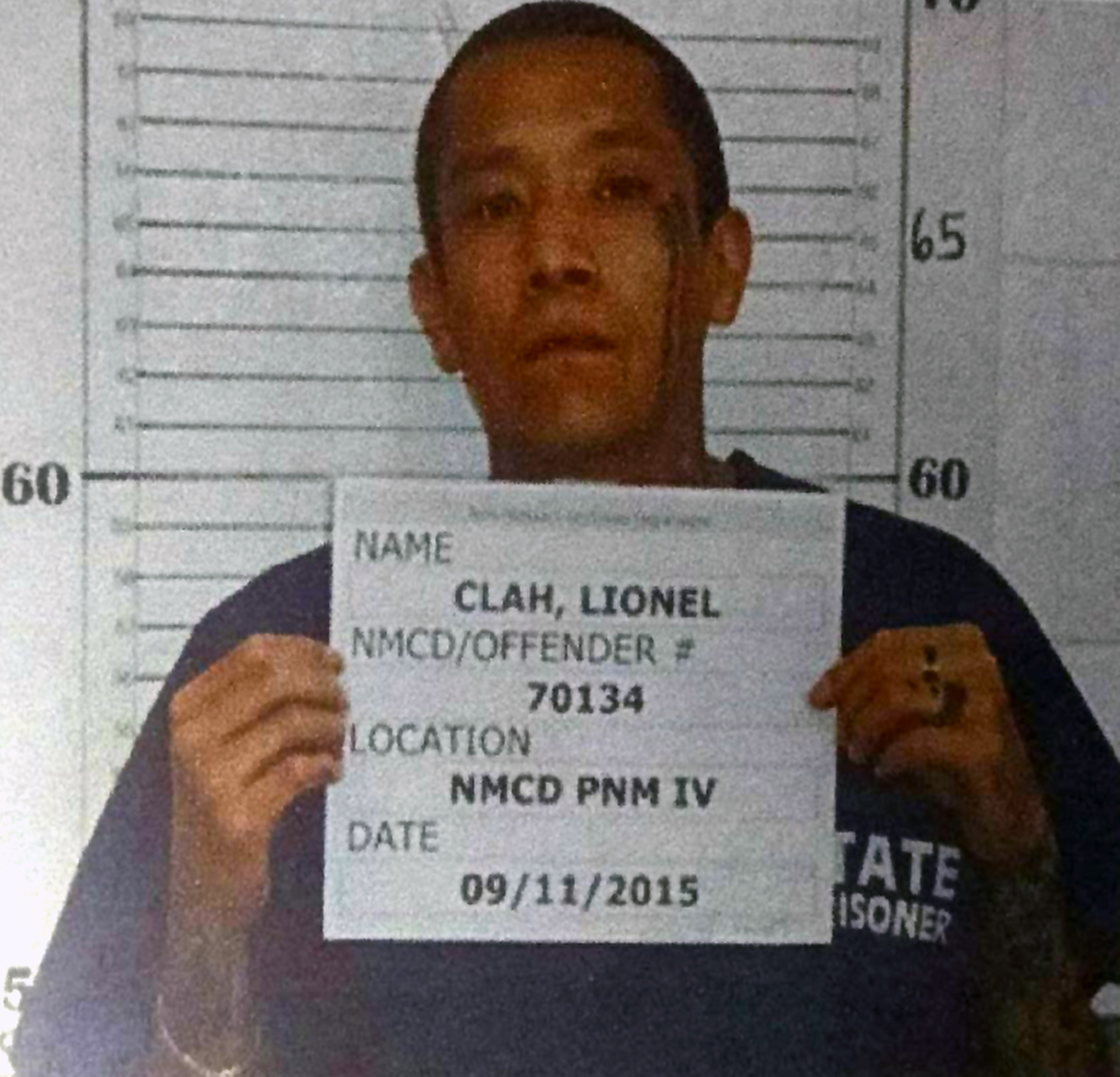 The Latest: 2 escaped convicts seen on video in Albuquerque