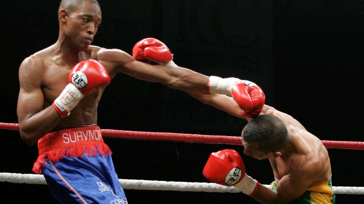 Ex-boxing champ detained in Panama; cocaine suspected