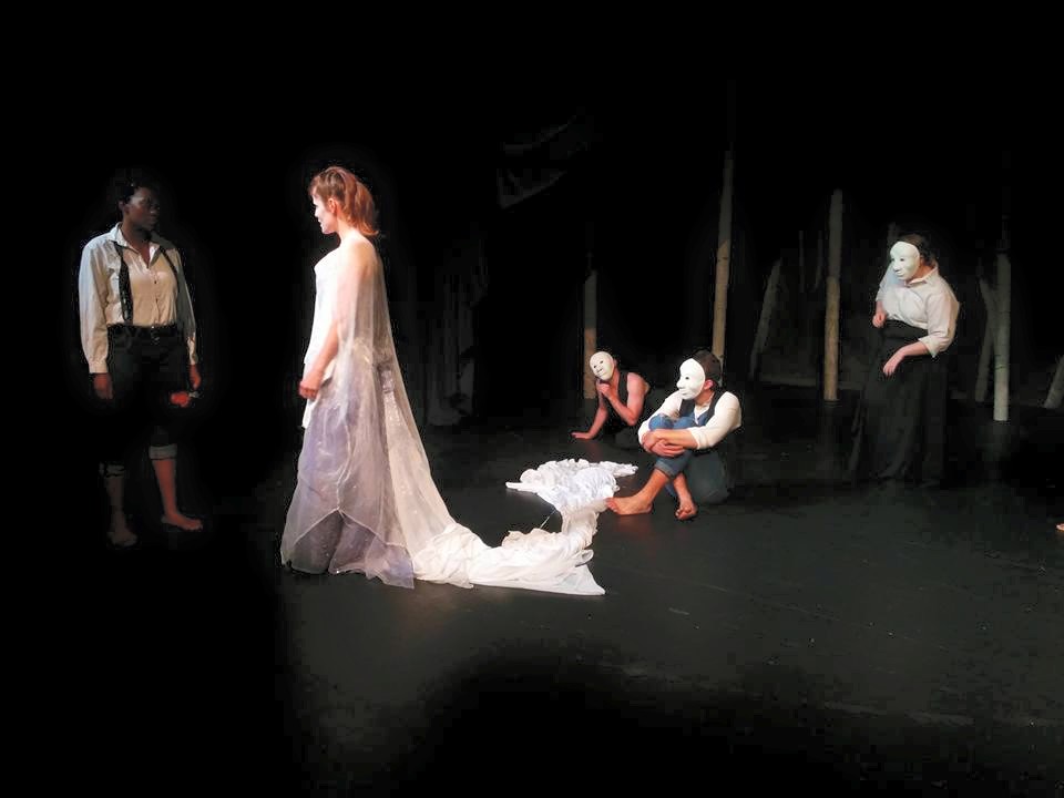 Mom who overcame fear of college now graduating as valedictorian