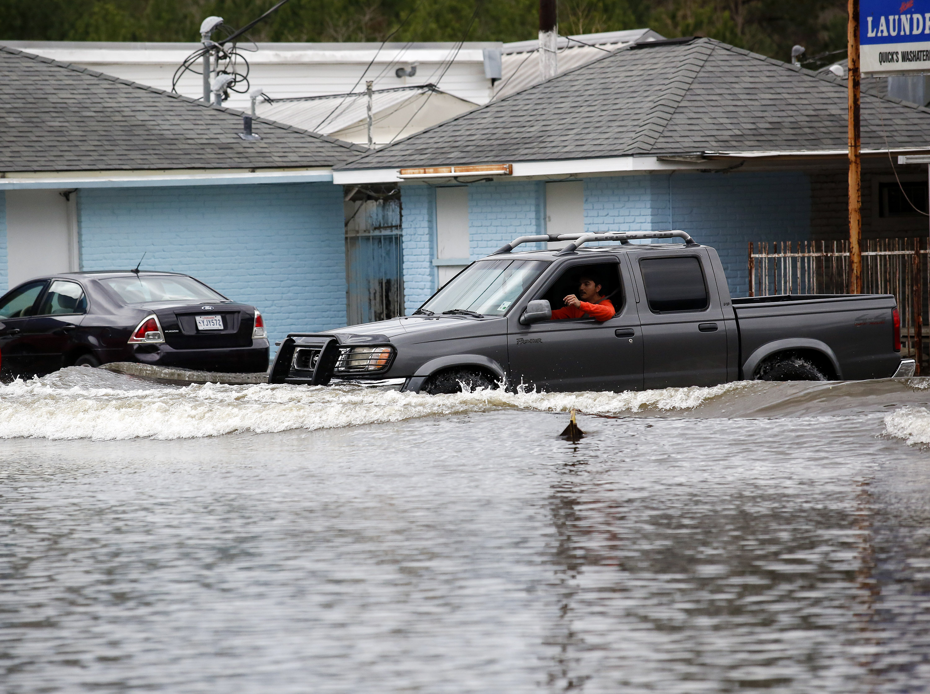Louisiana, Mississippi residents watch rising waters