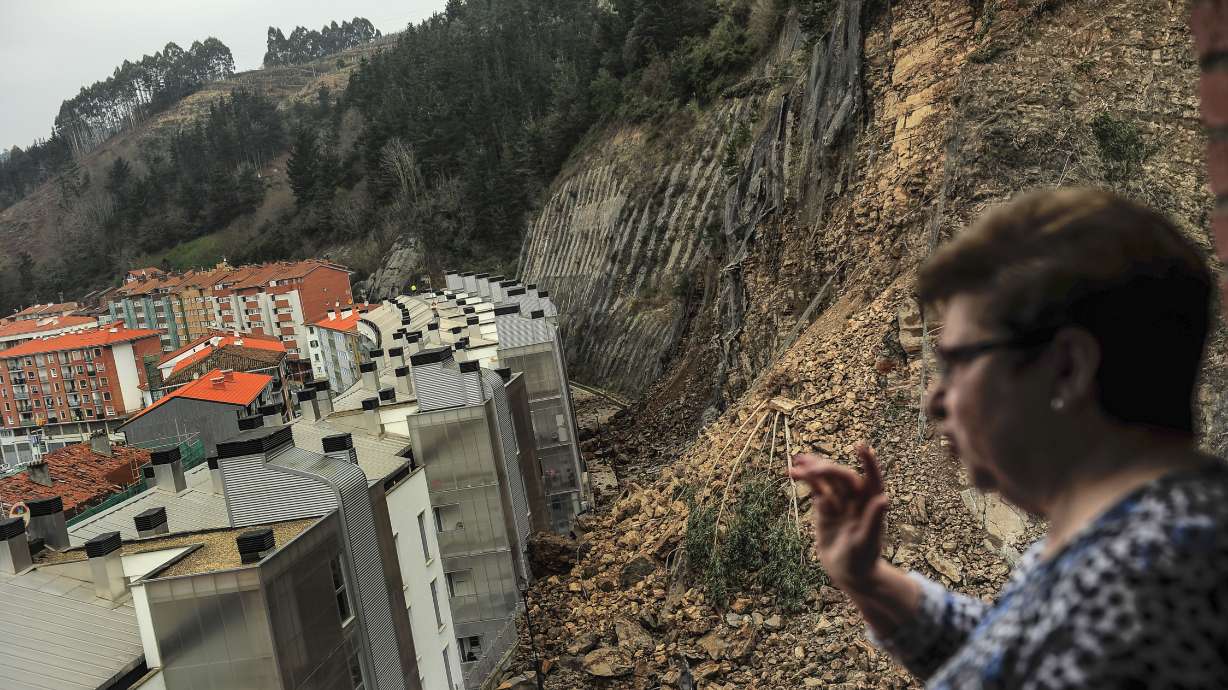 Rockslide in northern Spain forces 180 to evacuate homes