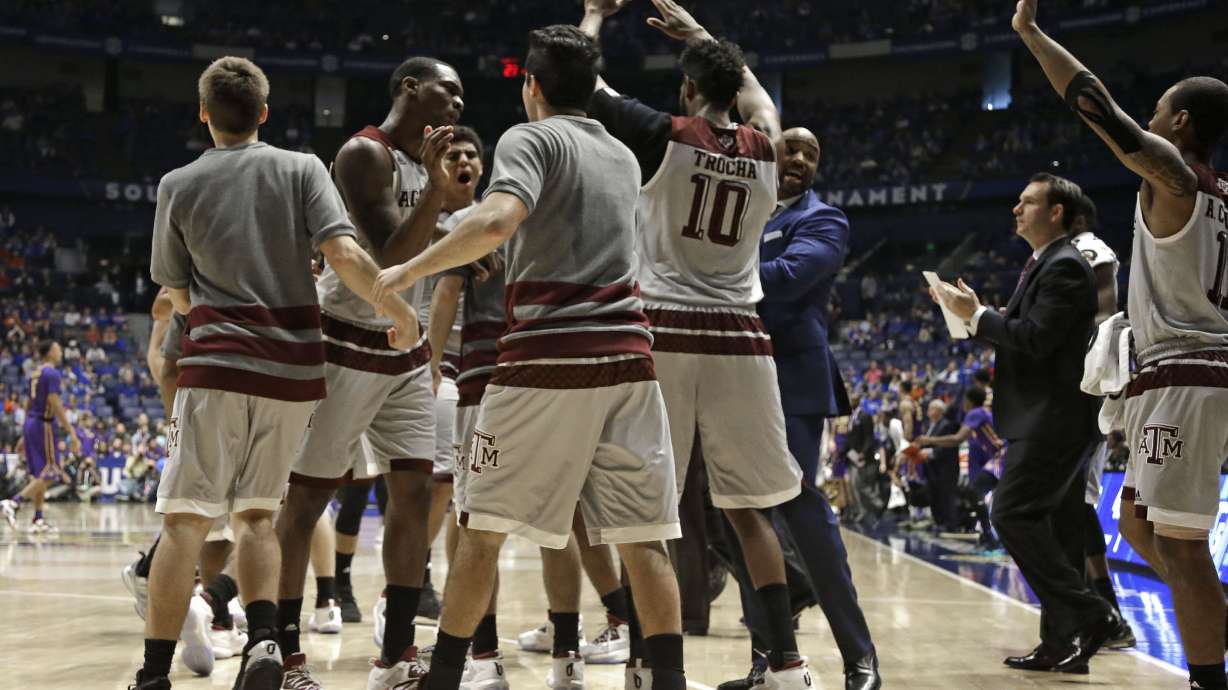 No. 17 Texas A&M Aggies trounce LSU 71-38 in SEC Tournament