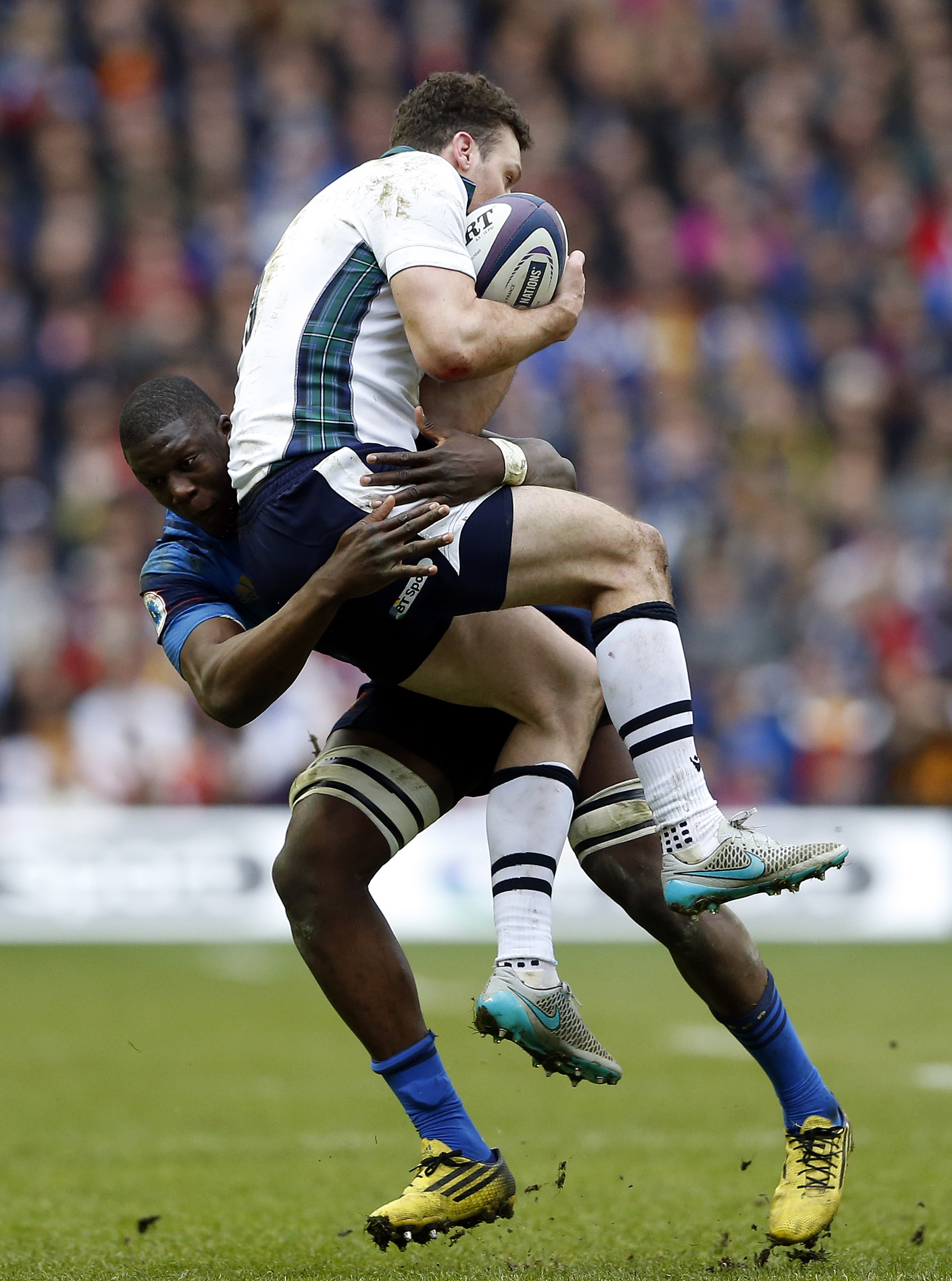 England wins 6 Nations when France loses at Murrayfield